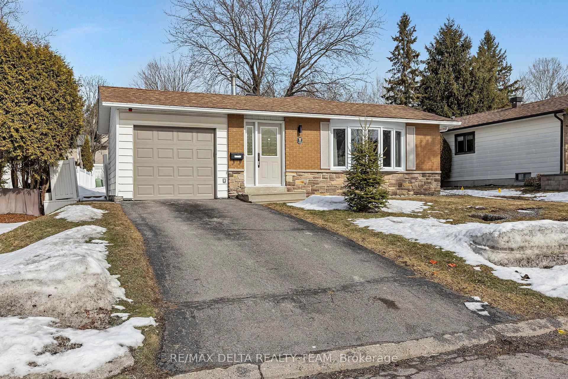 Photo 1 of 22 Red Maple Crescent, Ottawa, Blackburn Hamlet — HOMEH