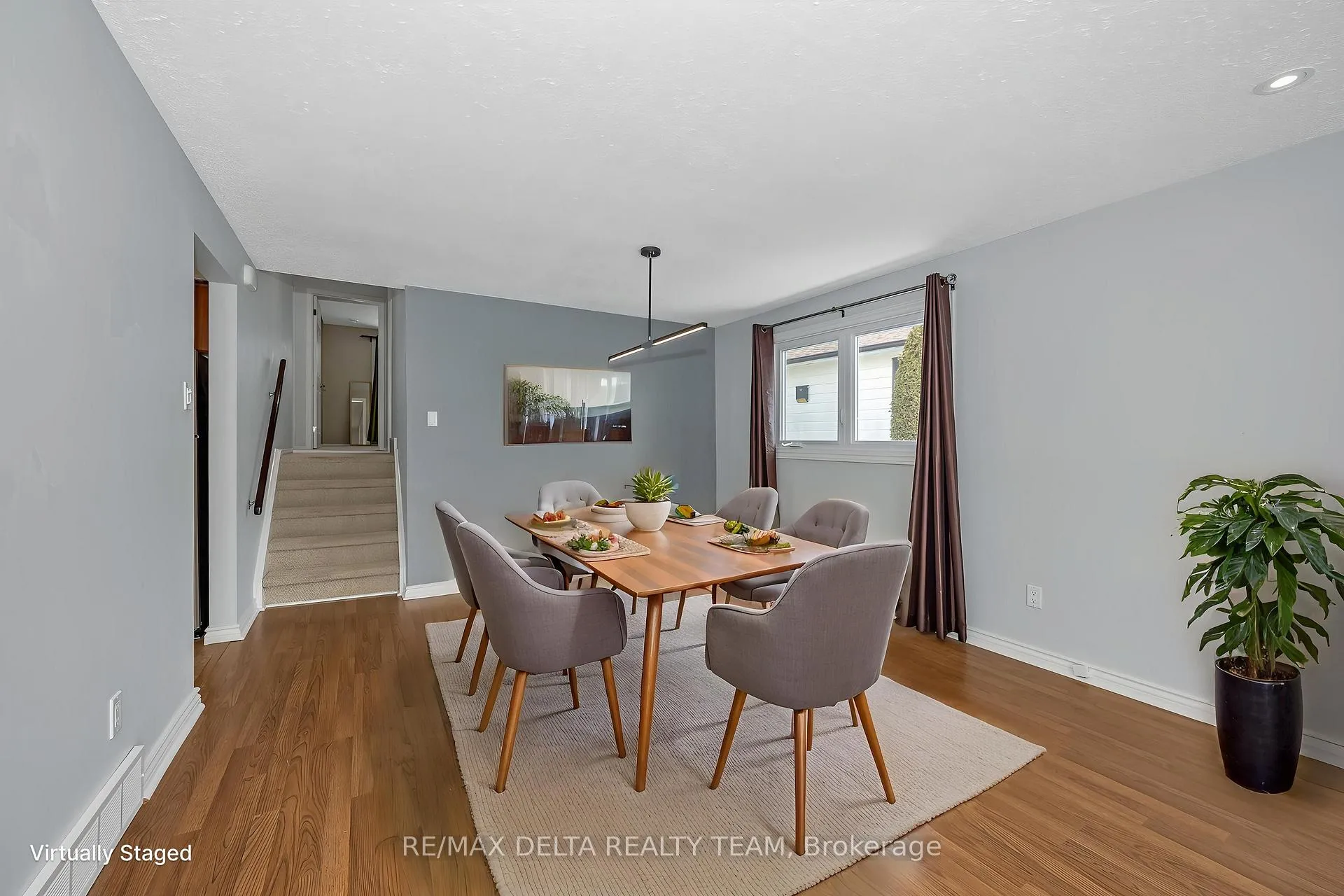 Photo 6 of 22 Red Maple Crescent, Ottawa, Blackburn Hamlet — HOMEH