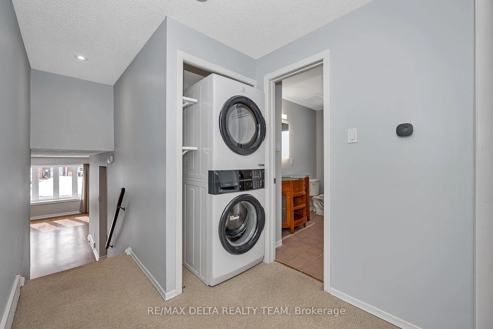 Photo 14 of 22 Red Maple Crescent, Ottawa, Blackburn Hamlet — HOMEH