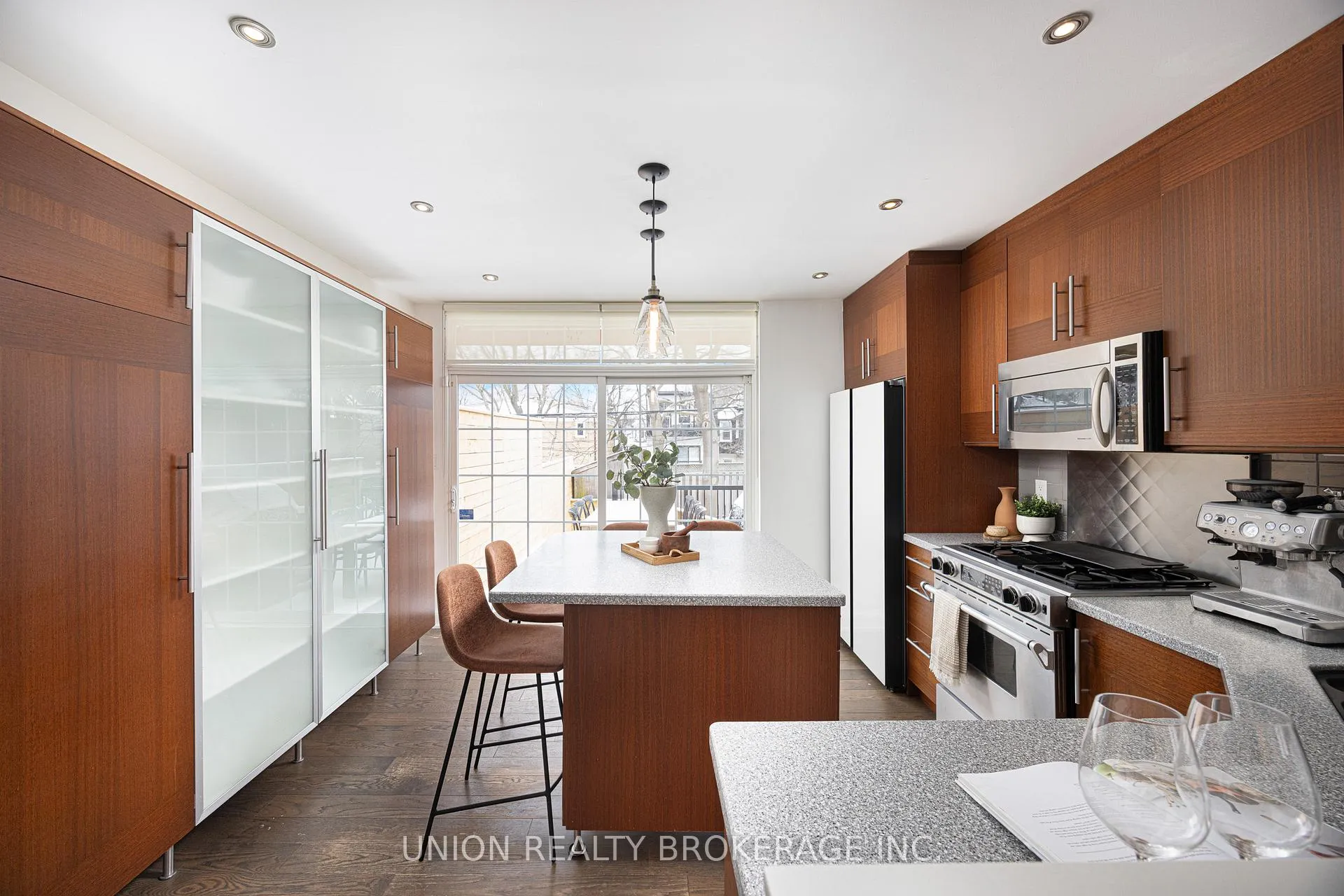 Photo 6 of 246 Lee Avenue, Toronto, The Beaches — HOMEH