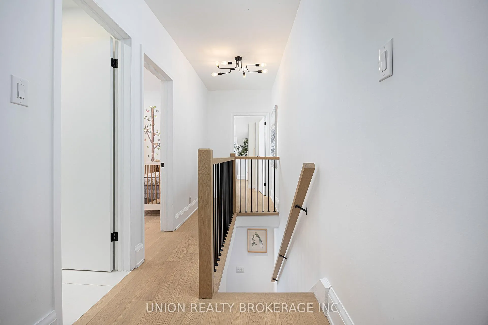 Photo 7 of 246 Lee Avenue, Toronto, The Beaches — HOMEH
