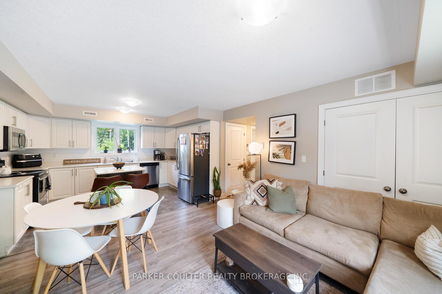 Photo 9 of 640 Mapleview Drive E, Innisfil, Rural Innisfil — HOMEH