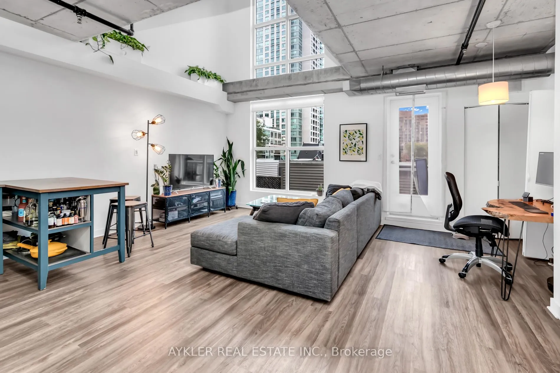 Photo 2 of Unit 405, 10 Wellesley Place, Toronto, North St. James Town — HOMEH