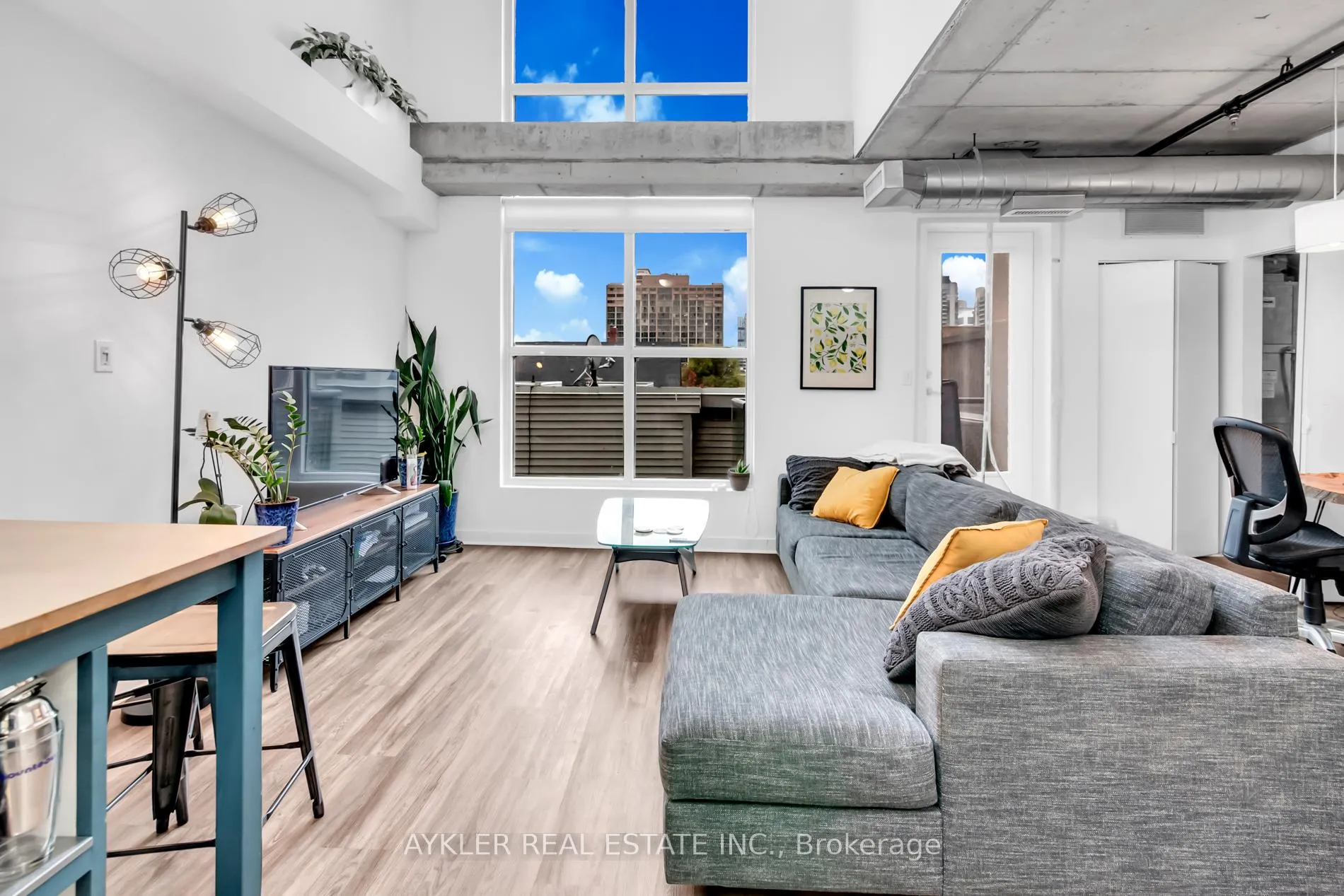 Photo 7 of Unit 405, 10 Wellesley Place, Toronto, North St. James Town — HOMEH