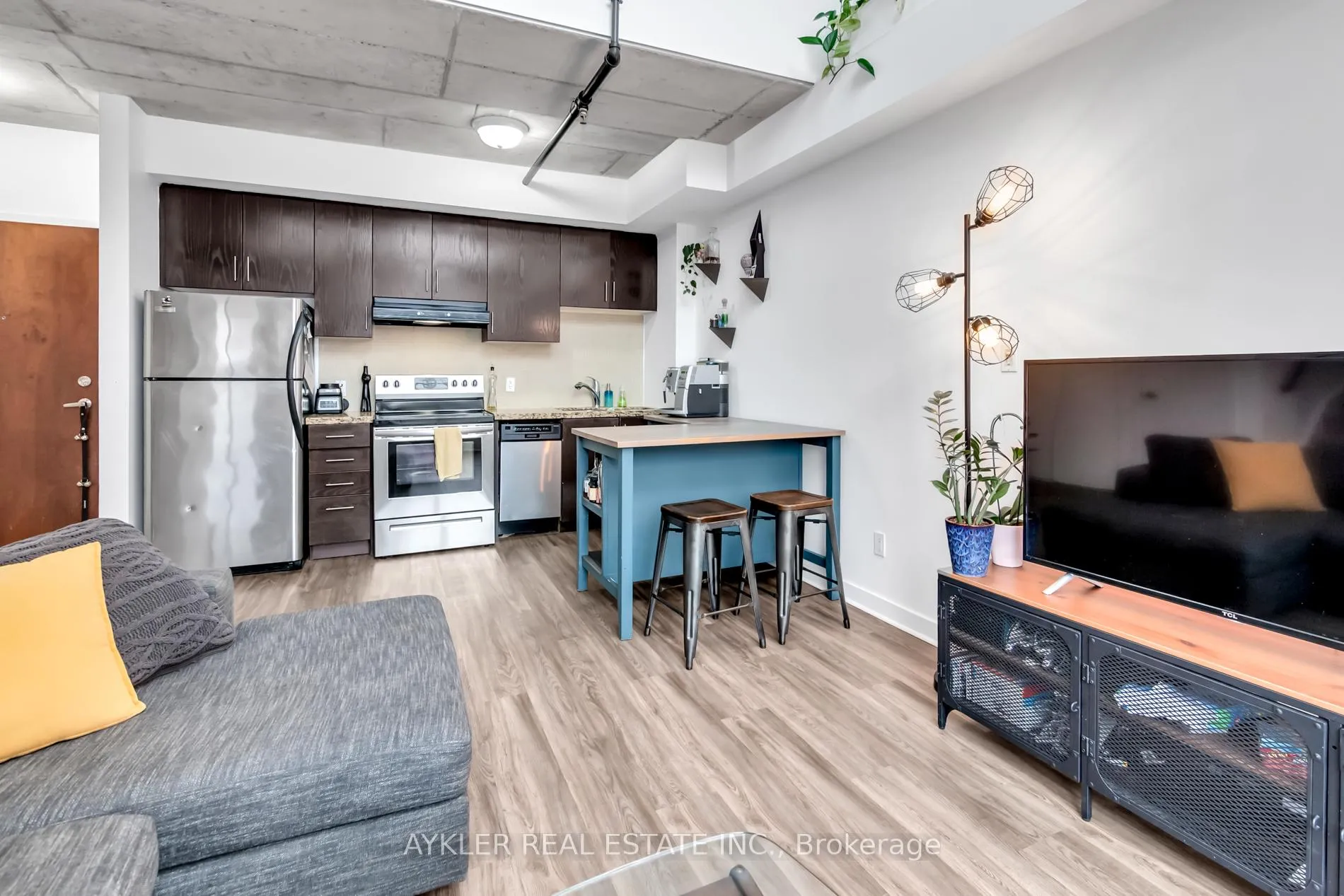 Photo 11 of Unit 405, 10 Wellesley Place, Toronto, North St. James Town — HOMEH