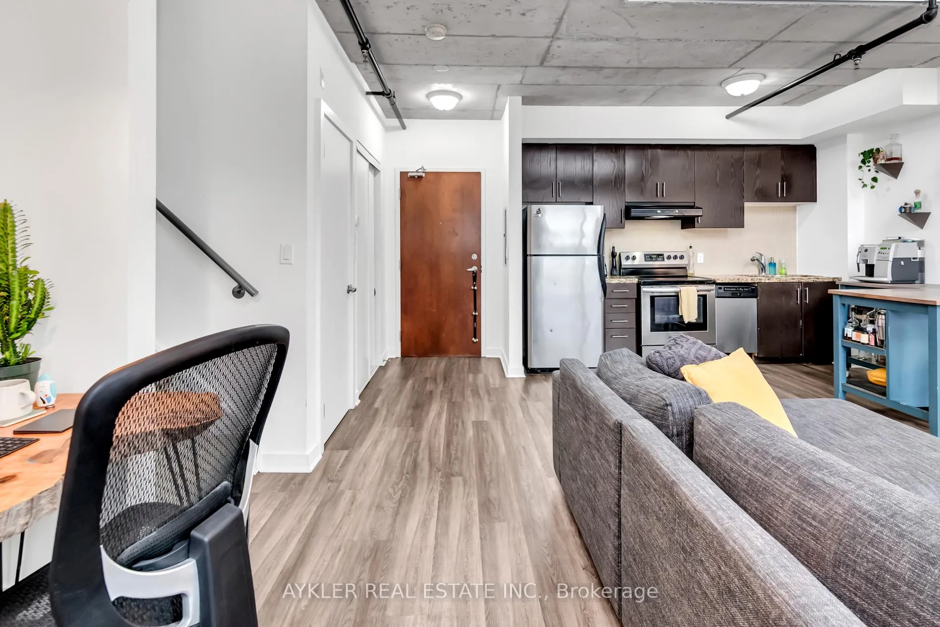 Photo 13 of Unit 405, 10 Wellesley Place, Toronto, North St. James Town — HOMEH