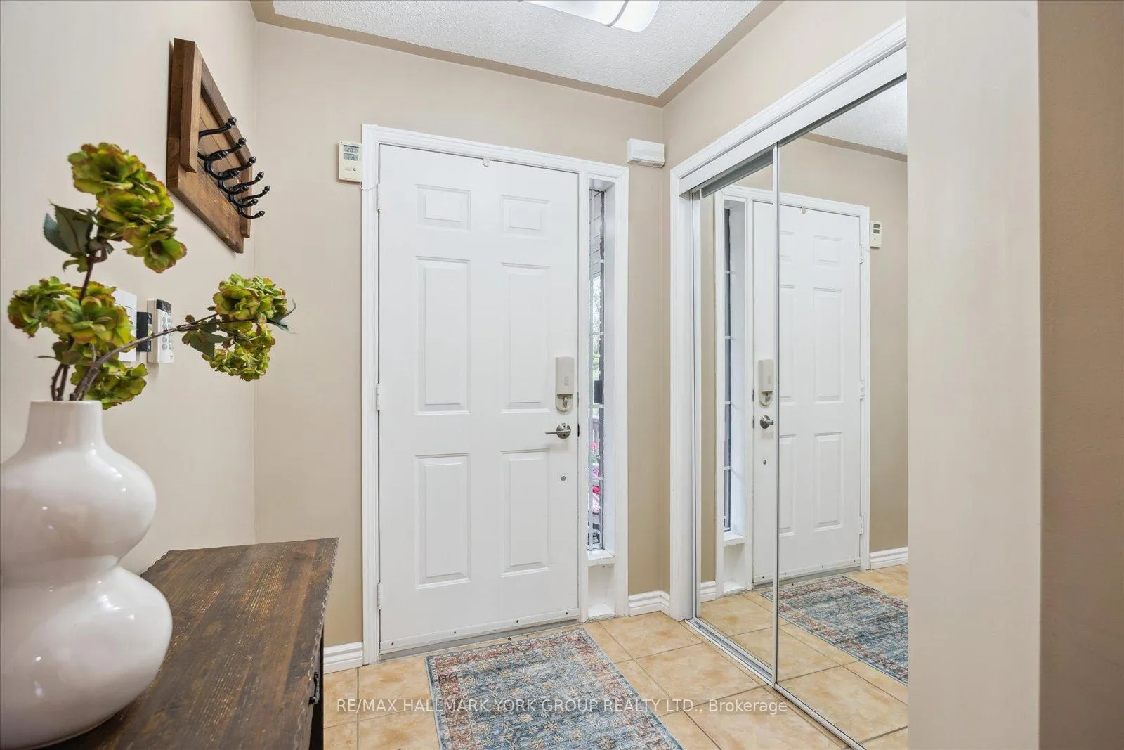 Photo 4 of 11 Snedden Avenue, Aurora, Bayview Wellington — HOMEH