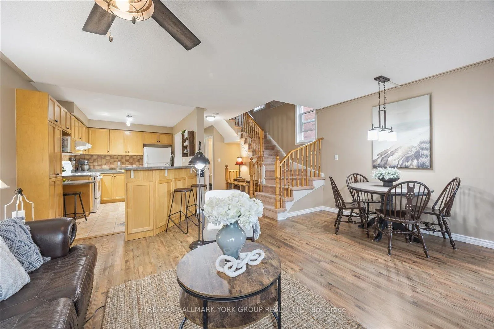 Photo 8 of 11 Snedden Avenue, Aurora, Bayview Wellington — HOMEH
