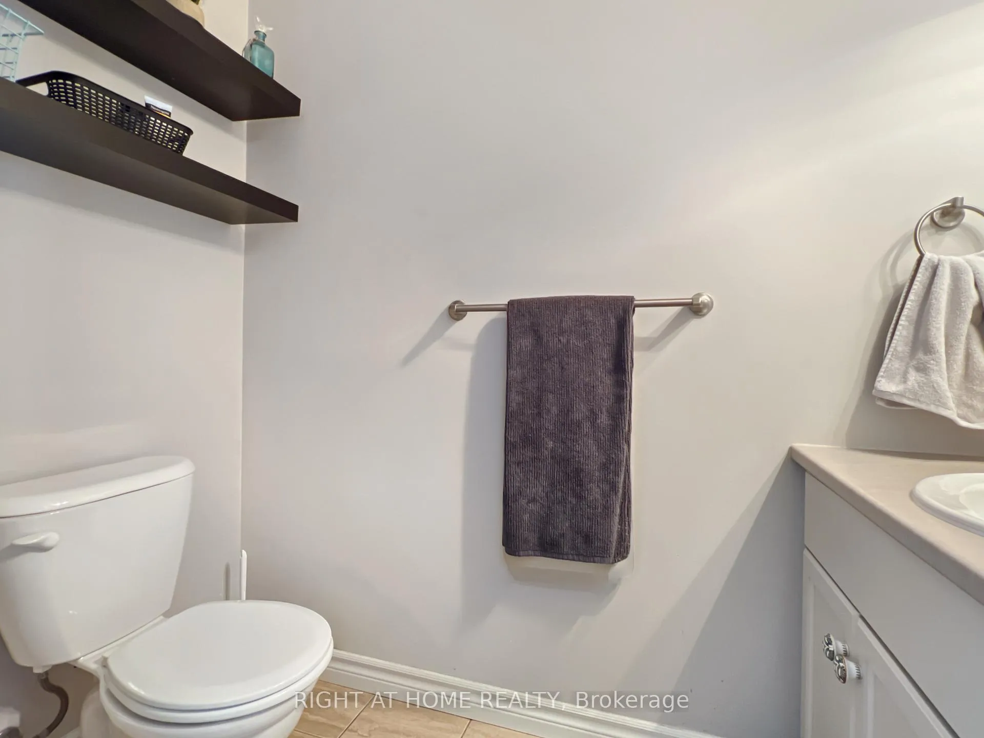 Photo 5 of 26 Princeton Place, Belleville, Thurlow Ward — HOMEH