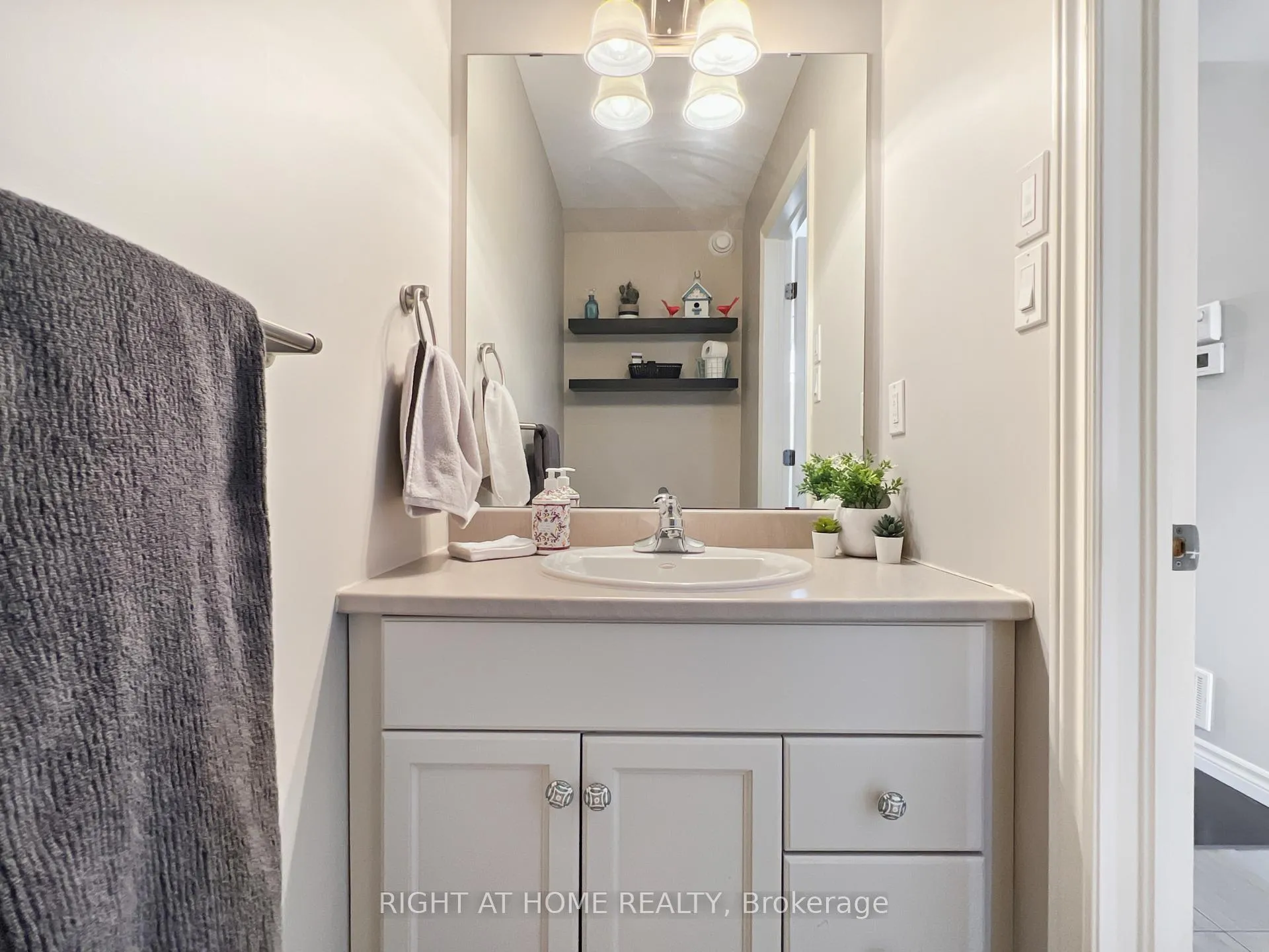 Photo 6 of 26 Princeton Place, Belleville, Thurlow Ward — HOMEH