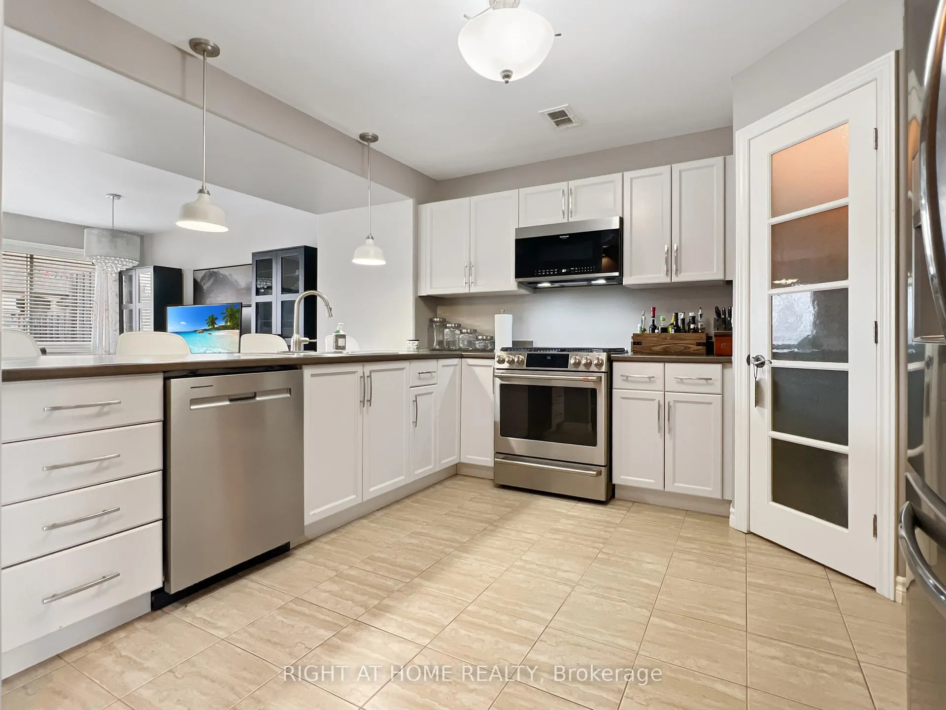 Photo 7 of 26 Princeton Place, Belleville, Thurlow Ward — HOMEH