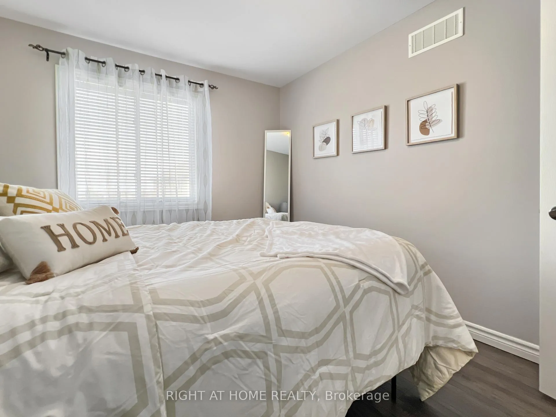 Photo 27 of 26 Princeton Place, Belleville, Thurlow Ward — HOMEH