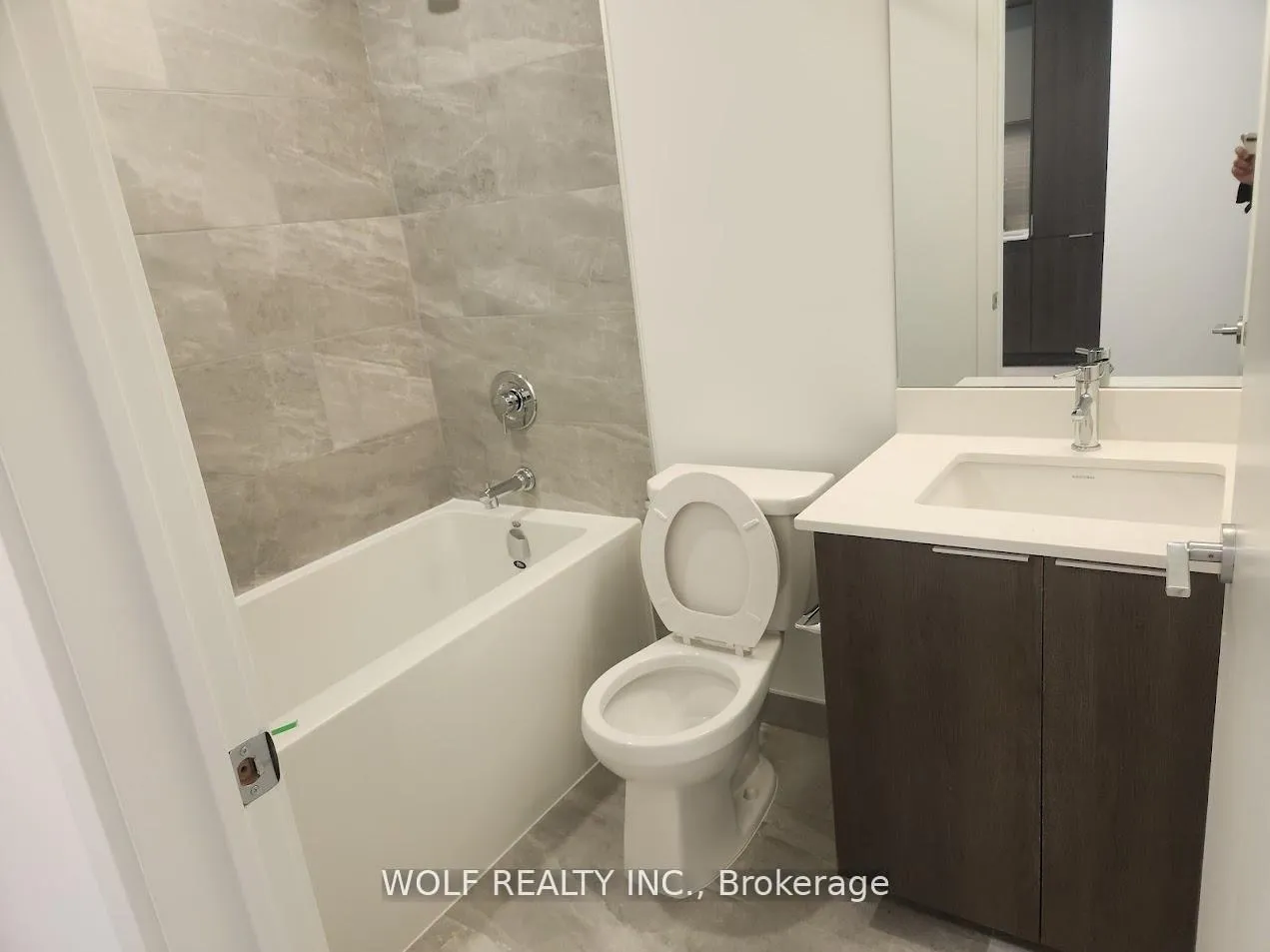 Photo 15 of Unit 4307, 395 Square One Drive, Mississauga, City Centre — HOMEH