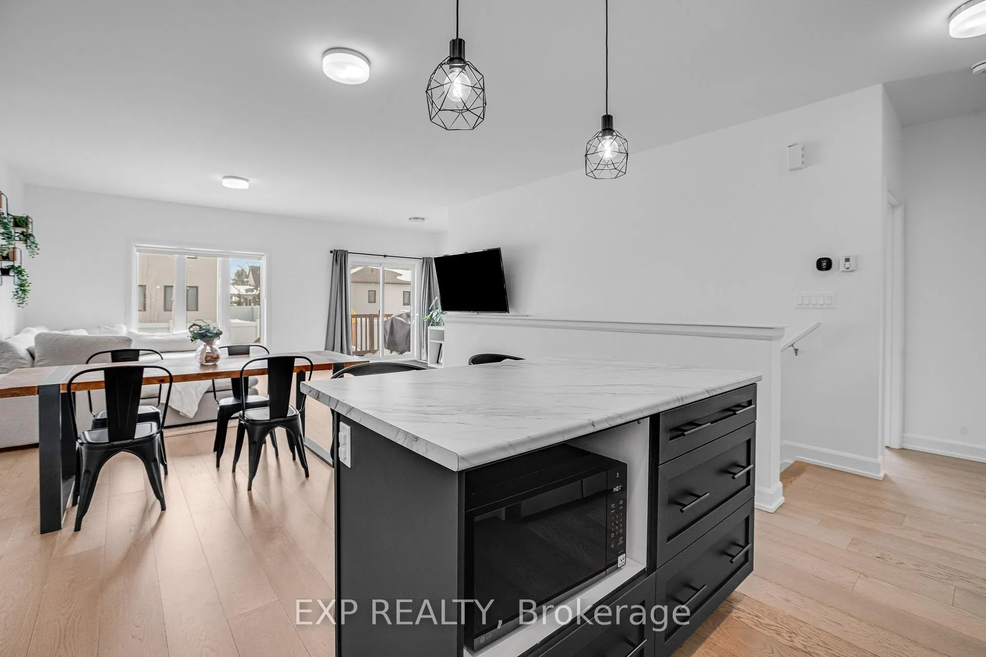 Photo 10 of 441 Arora Crescent, North Dundas, Winchester — HOMEH
