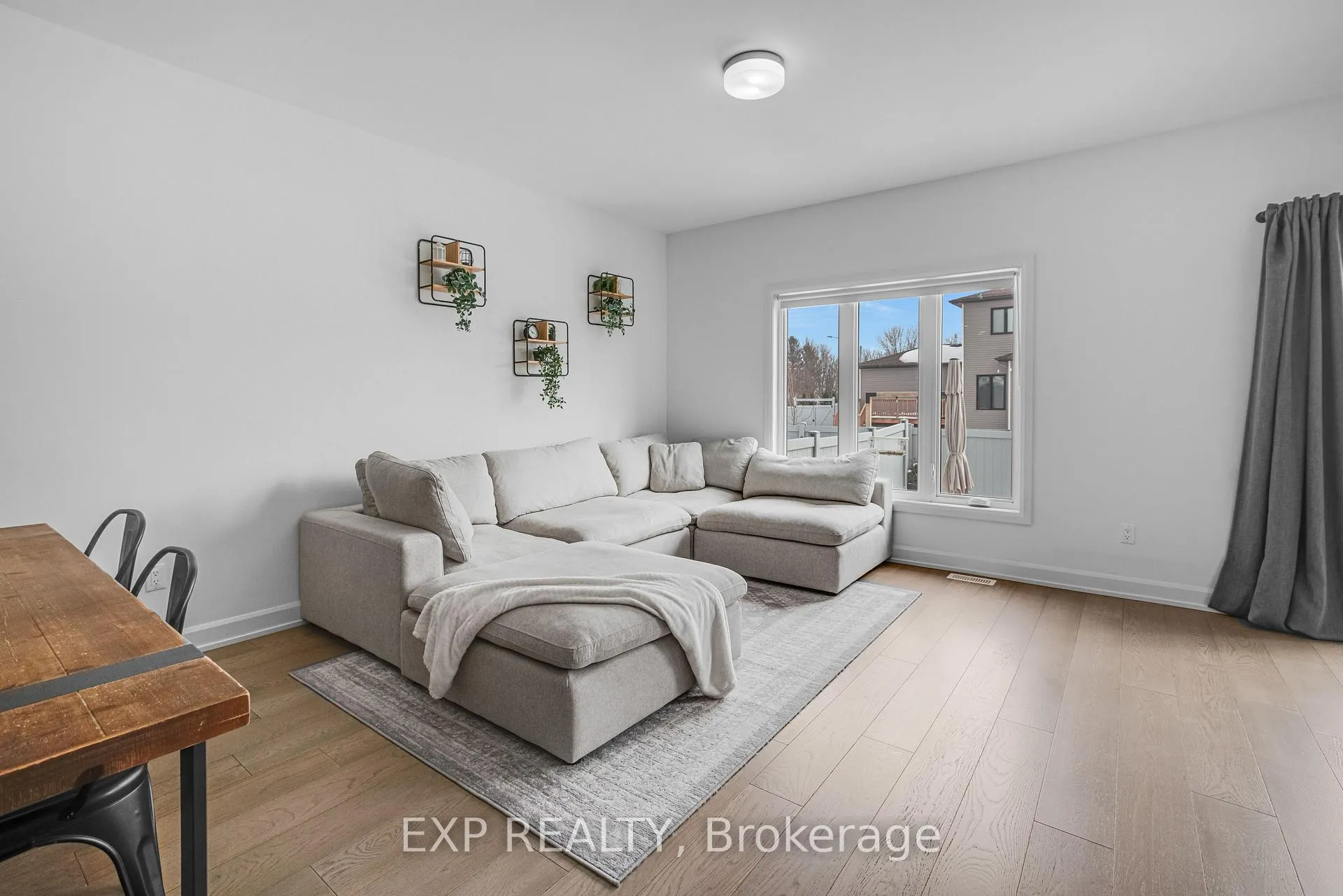 Photo 13 of 441 Arora Crescent, North Dundas, Winchester — HOMEH