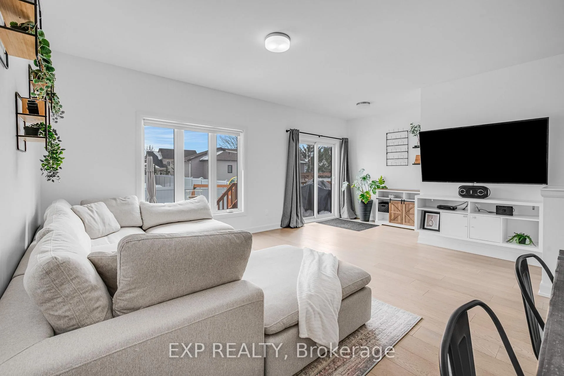 Photo 14 of 441 Arora Crescent, North Dundas, Winchester — HOMEH