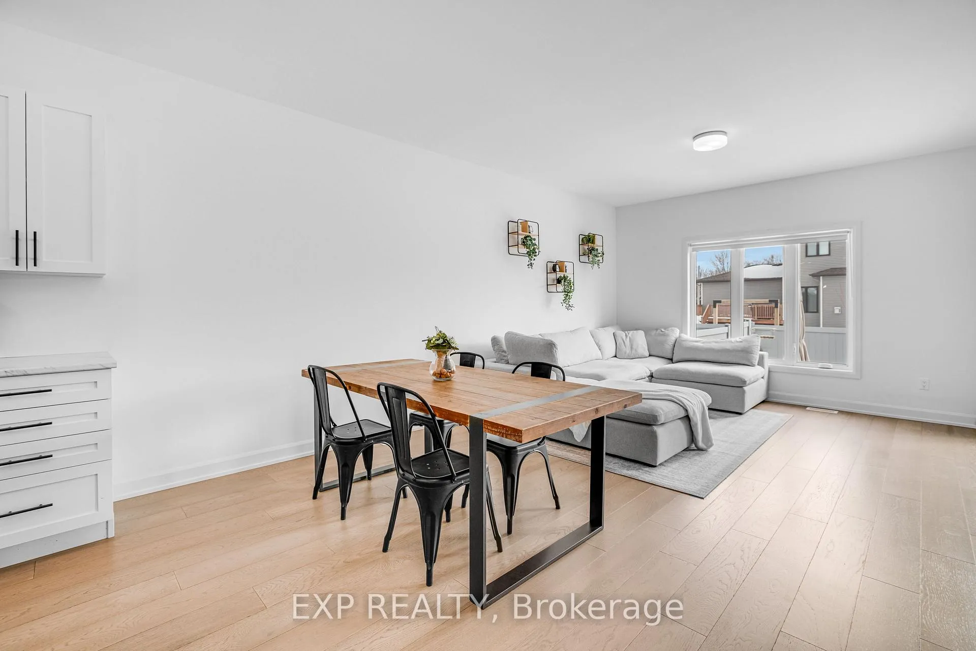 Photo 15 of 441 Arora Crescent, North Dundas, Winchester — HOMEH