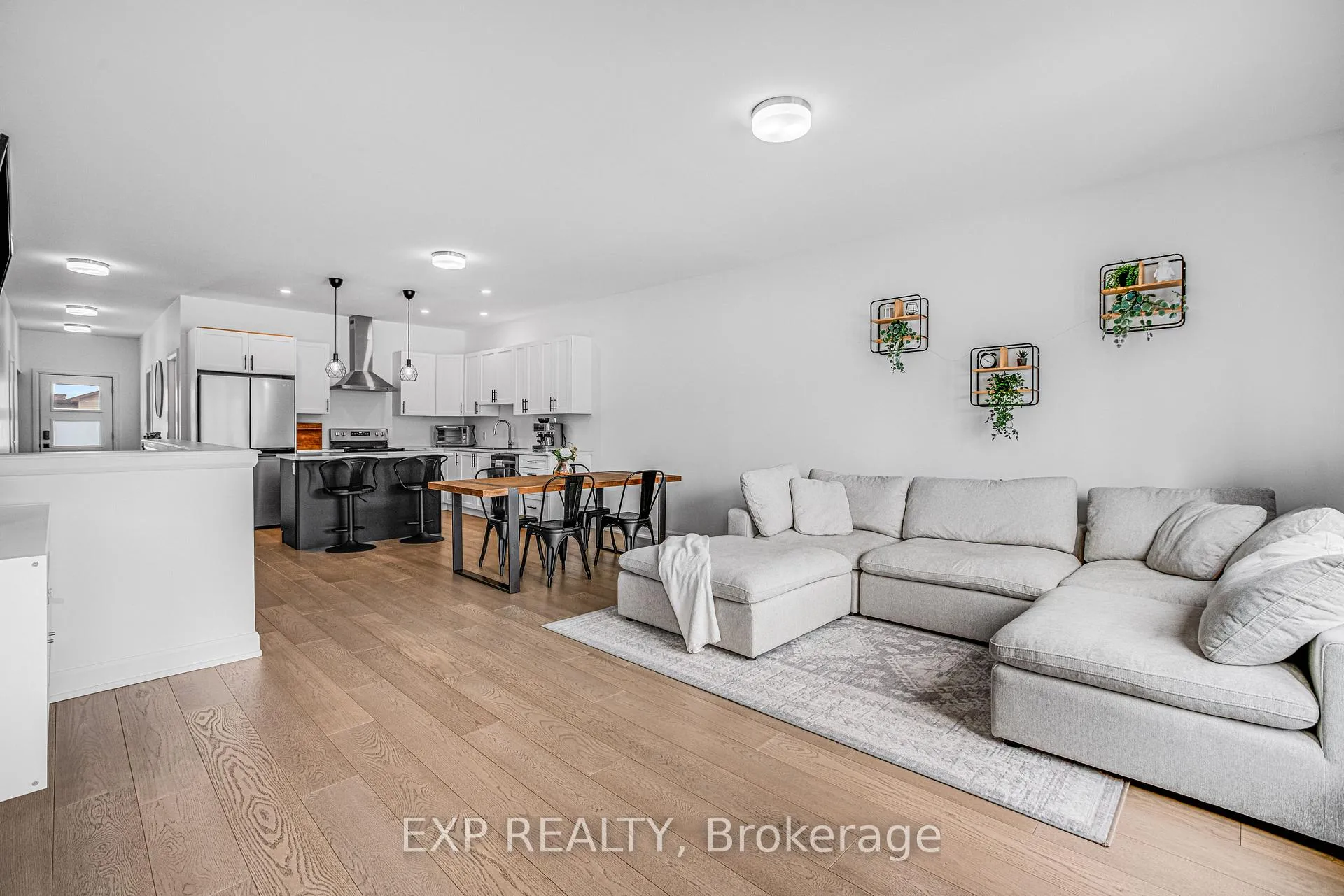 Photo 17 of 441 Arora Crescent, North Dundas, Winchester — HOMEH