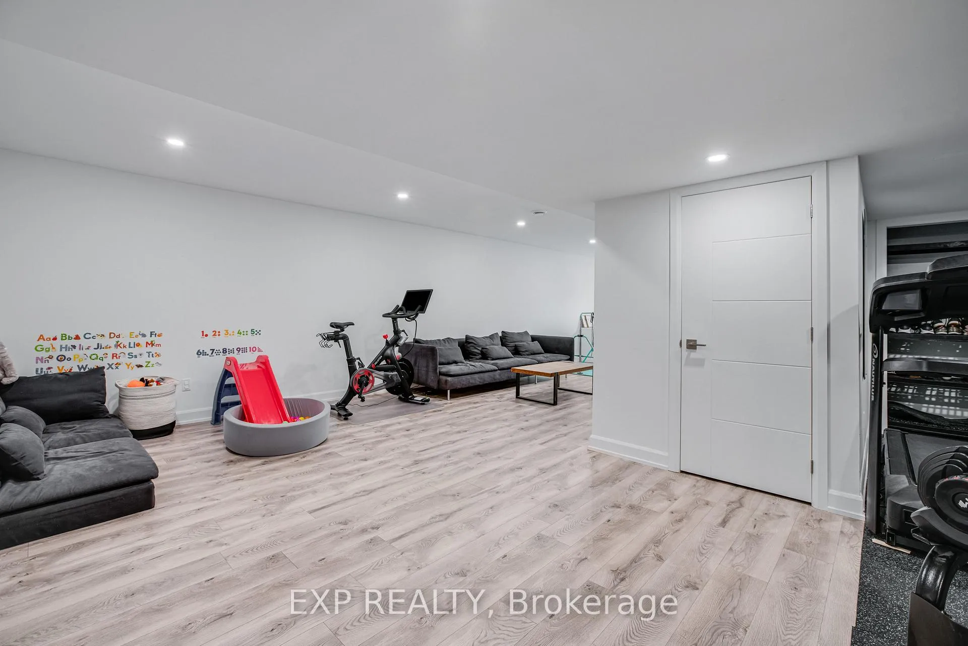 Photo 30 of 441 Arora Crescent, North Dundas, Winchester — HOMEH
