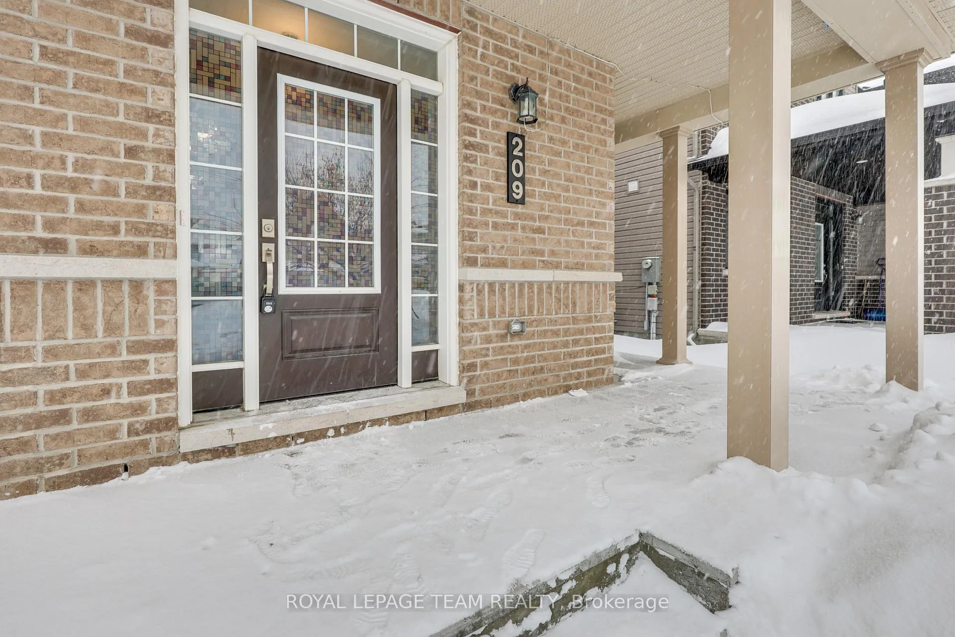 Photo 3 of 209 Mission Trail Crescent, Ottawa, Kanata - Kanata Lakes/Heritage Hills — HOMEH