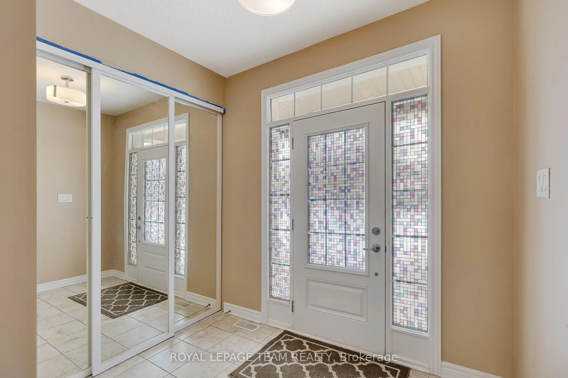 Photo 5 of 209 Mission Trail Crescent, Ottawa, Kanata - Kanata Lakes/Heritage Hills — HOMEH