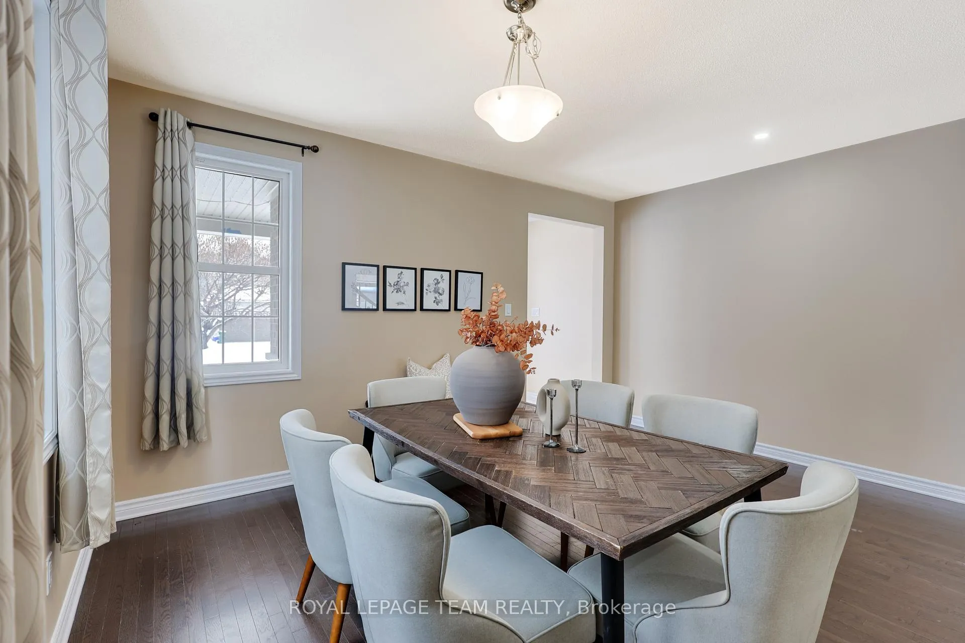 Photo 8 of 209 Mission Trail Crescent, Ottawa, Kanata - Kanata Lakes/Heritage Hills — HOMEH
