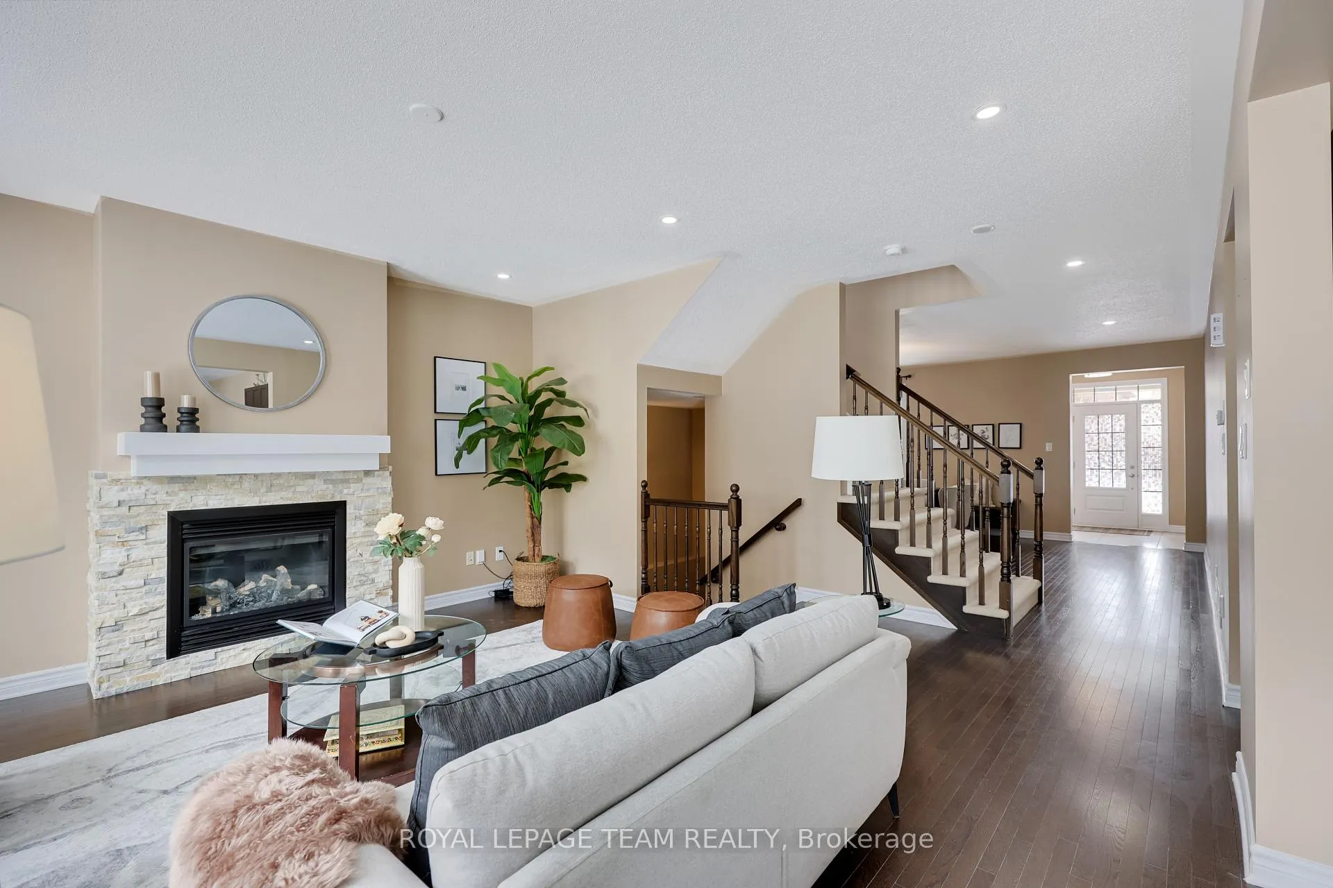Photo 12 of 209 Mission Trail Crescent, Ottawa, Kanata - Kanata Lakes/Heritage Hills — HOMEH