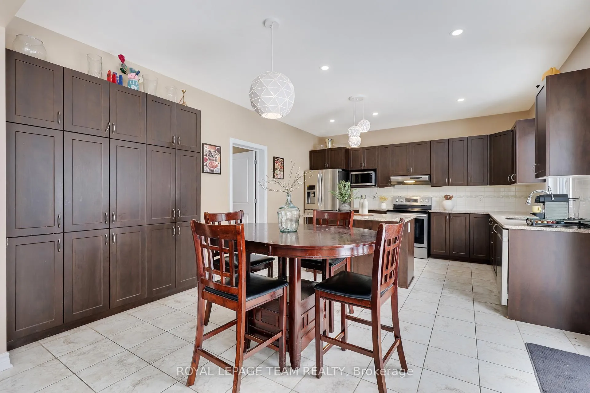 Photo 17 of 209 Mission Trail Crescent, Ottawa, Kanata - Kanata Lakes/Heritage Hills — HOMEH