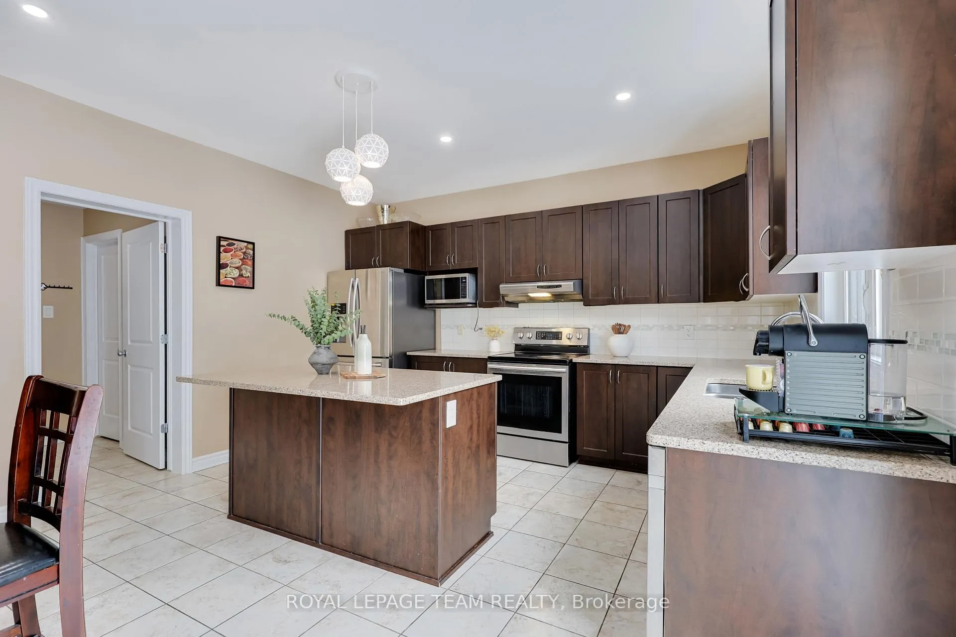 Photo 19 of 209 Mission Trail Crescent, Ottawa, Kanata - Kanata Lakes/Heritage Hills — HOMEH