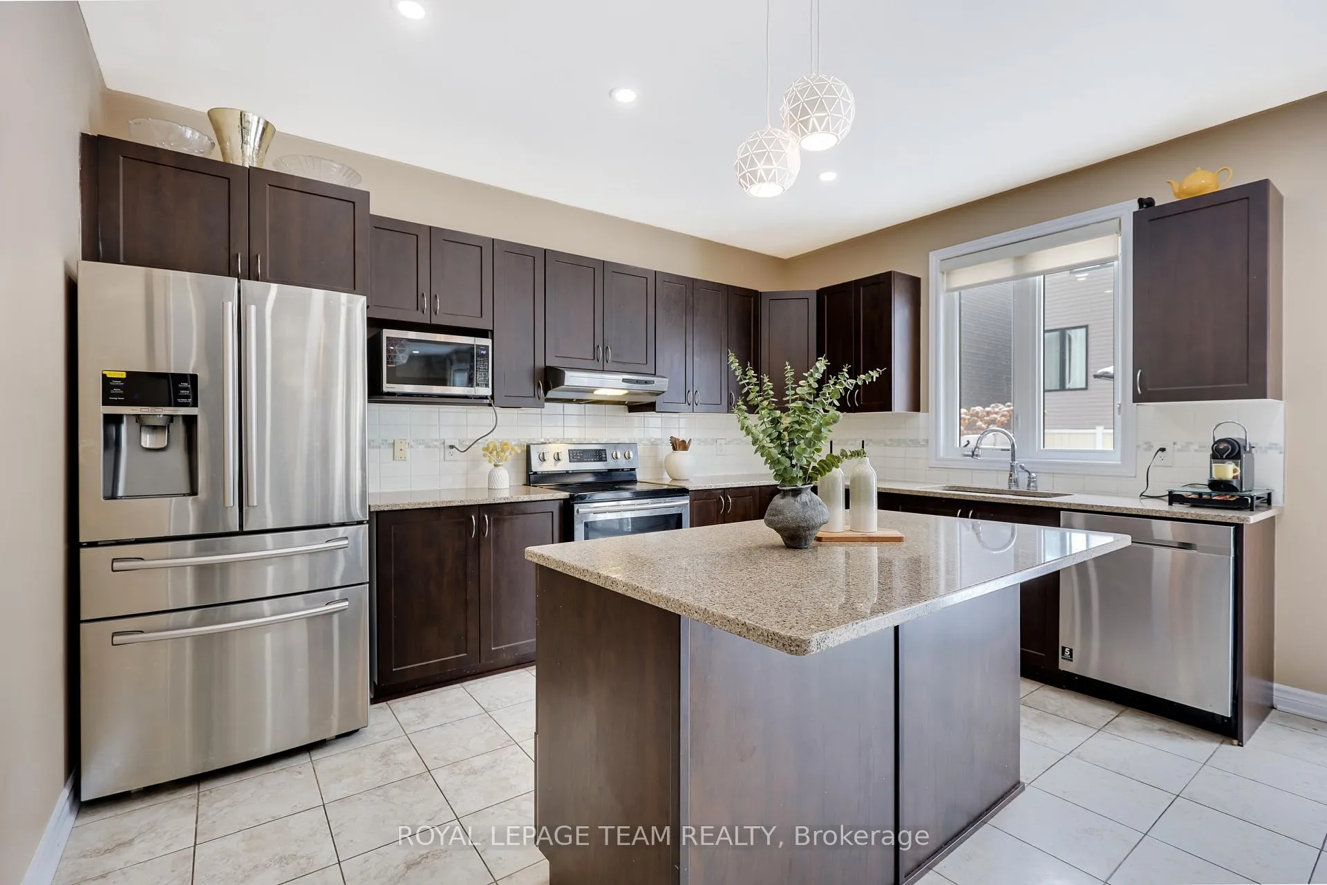 Photo 20 of 209 Mission Trail Crescent, Ottawa, Kanata - Kanata Lakes/Heritage Hills — HOMEH