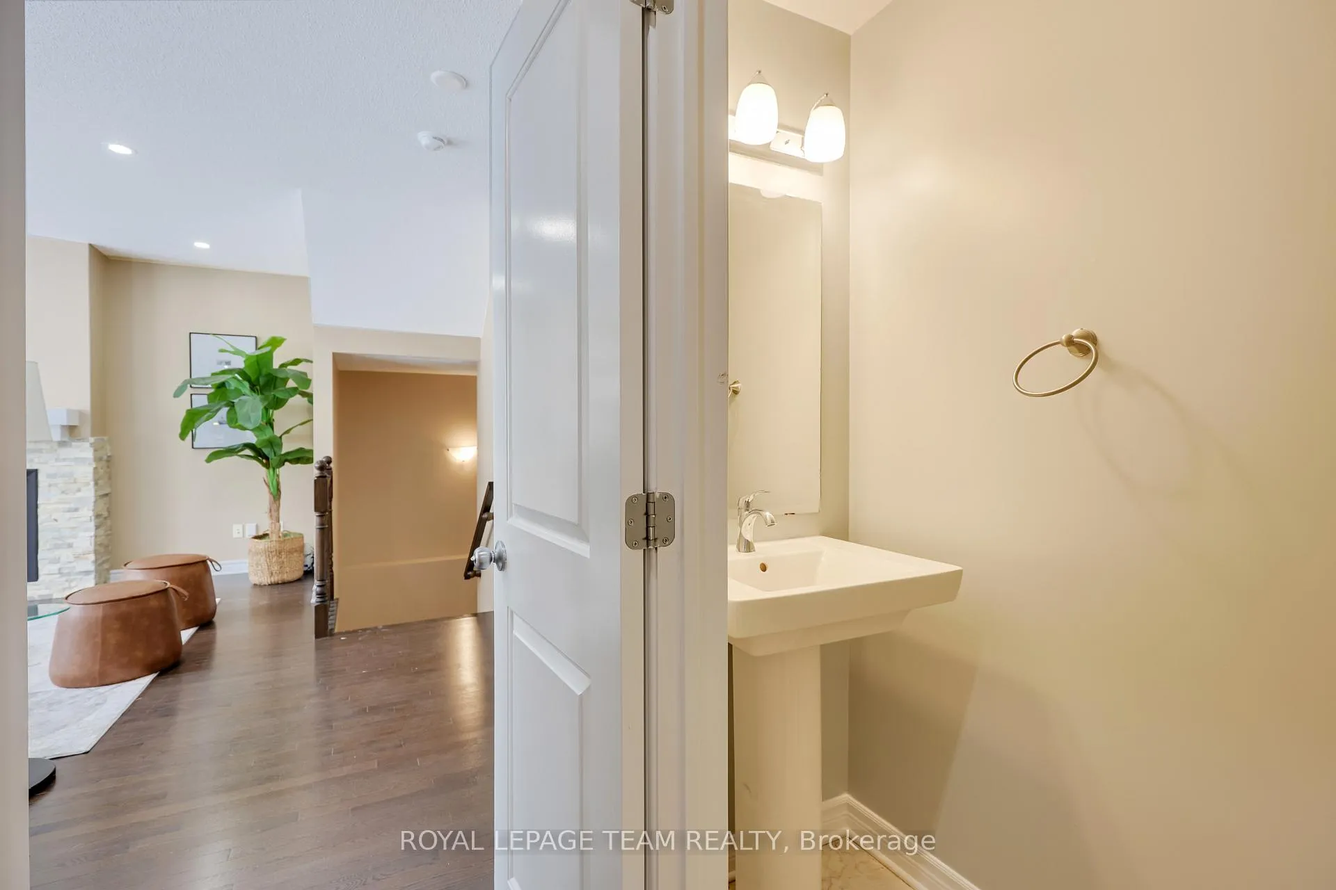Photo 26 of 209 Mission Trail Crescent, Ottawa, Kanata - Kanata Lakes/Heritage Hills — HOMEH