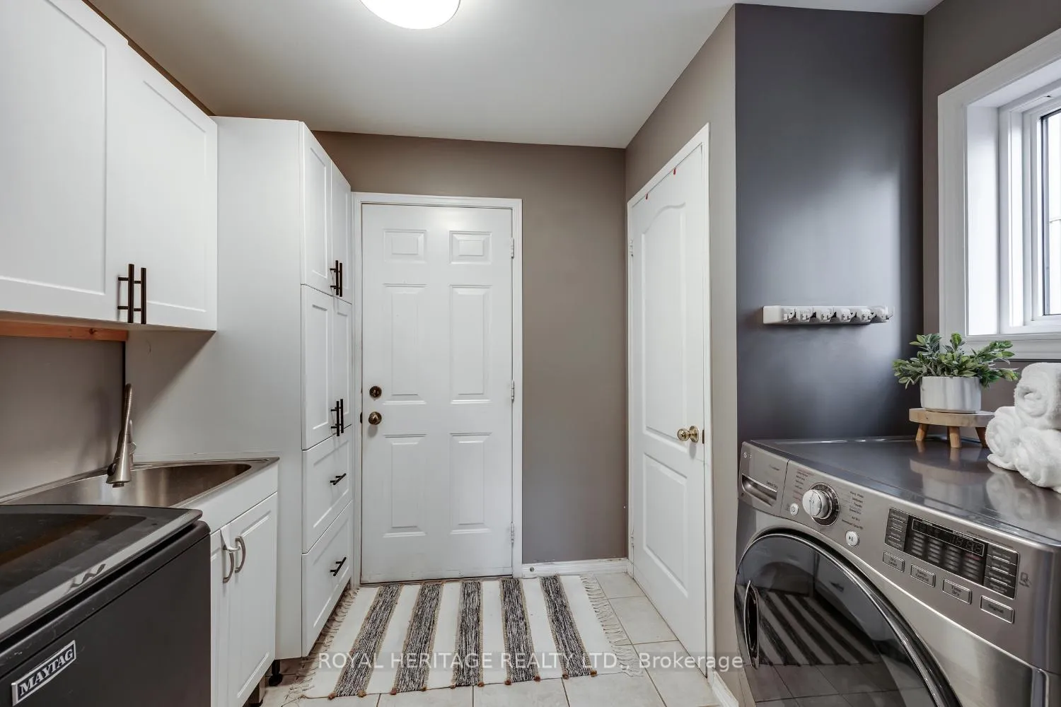 Photo 8 of 1545 Arborwood Drive, Oshawa, Taunton — HOMEH