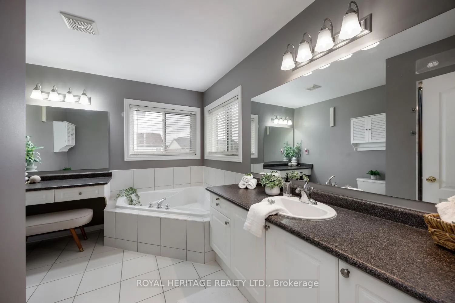 Photo 18 of 1545 Arborwood Drive, Oshawa, Taunton — HOMEH