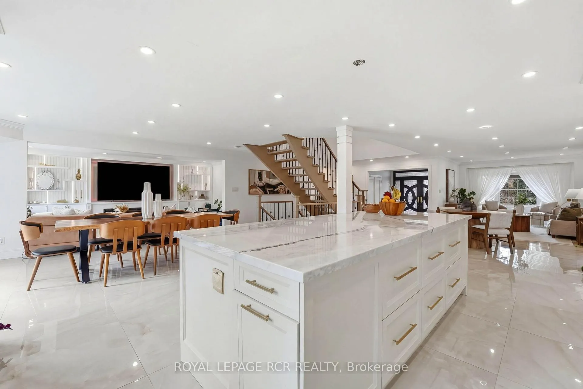 Photo 13 of 369 Kennedy Street W, Aurora, Aurora Highlands — HOMEH