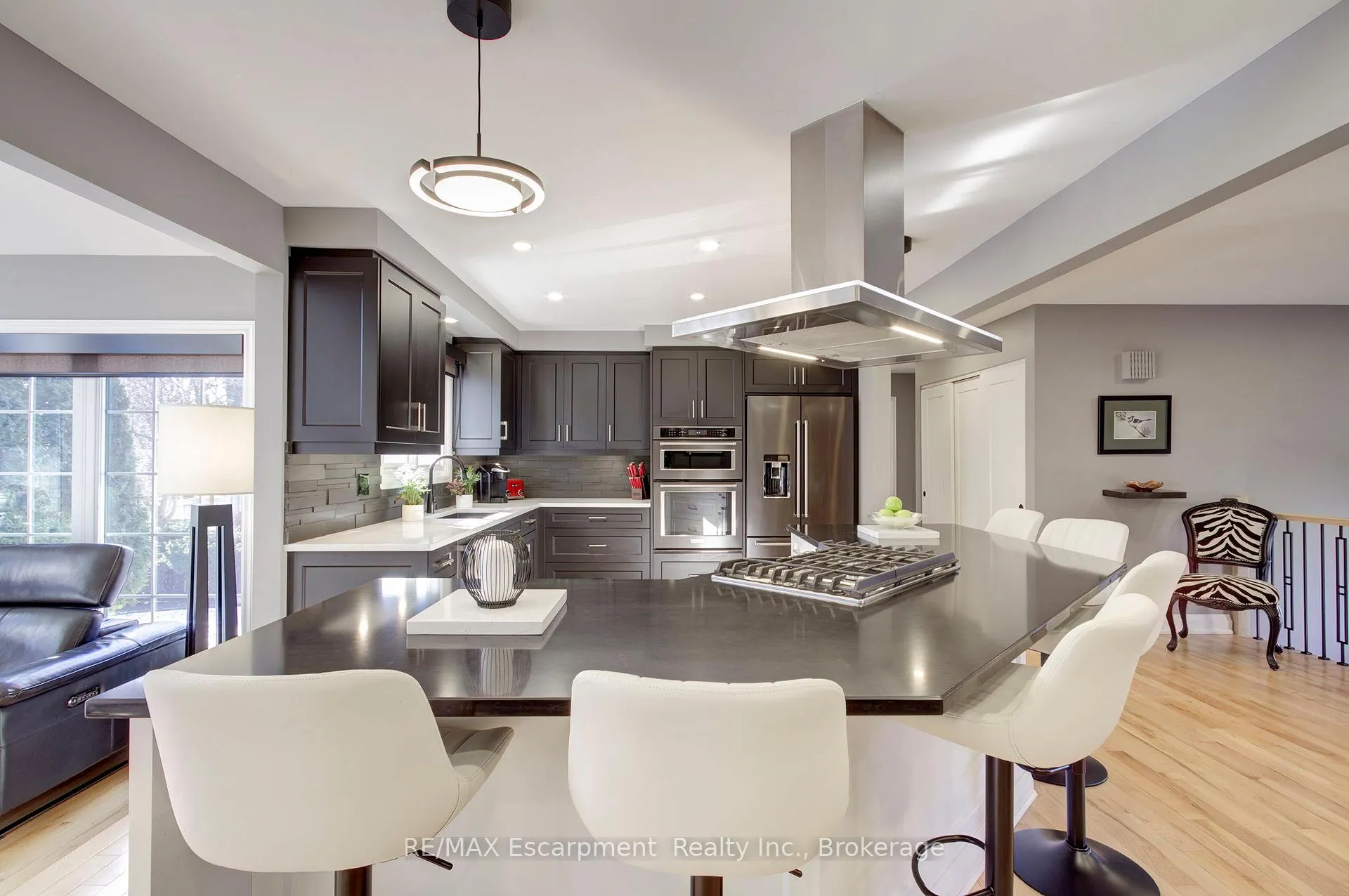 Photo 7 of 2183 Sandringham Drive, Burlington, Brant Hills — HOMEH