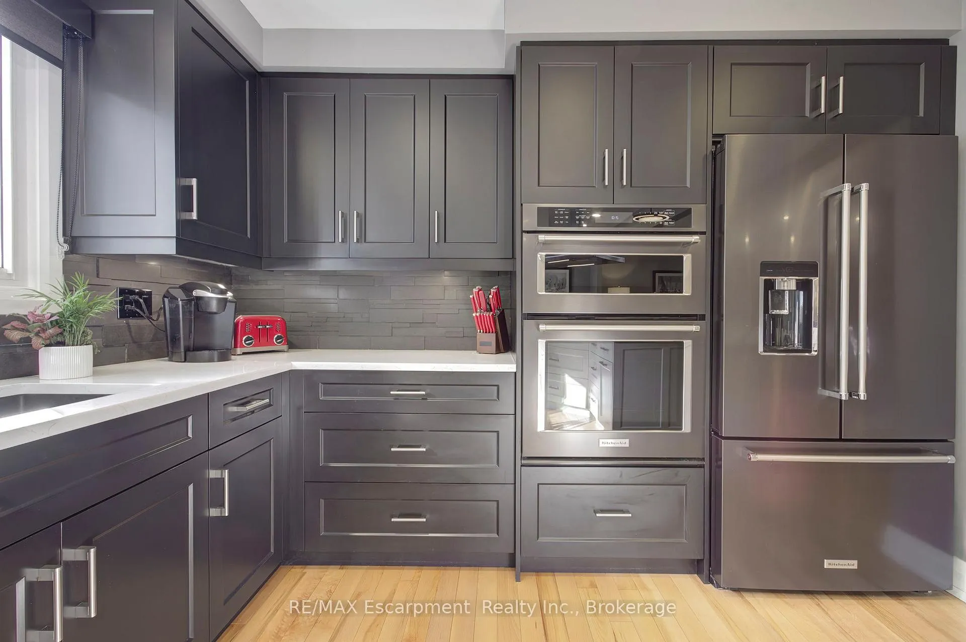 Photo 8 of 2183 Sandringham Drive, Burlington, Brant Hills — HOMEH