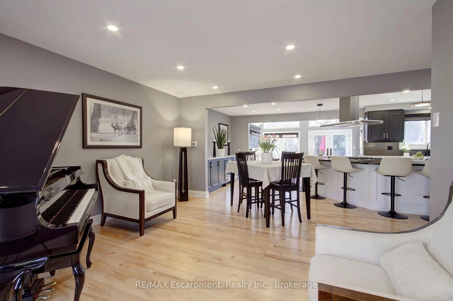 Photo 15 of 2183 Sandringham Drive, Burlington, Brant Hills — HOMEH