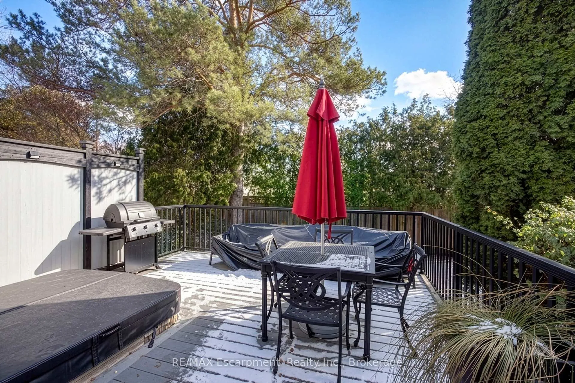 Photo 20 of 2183 Sandringham Drive, Burlington, Brant Hills — HOMEH