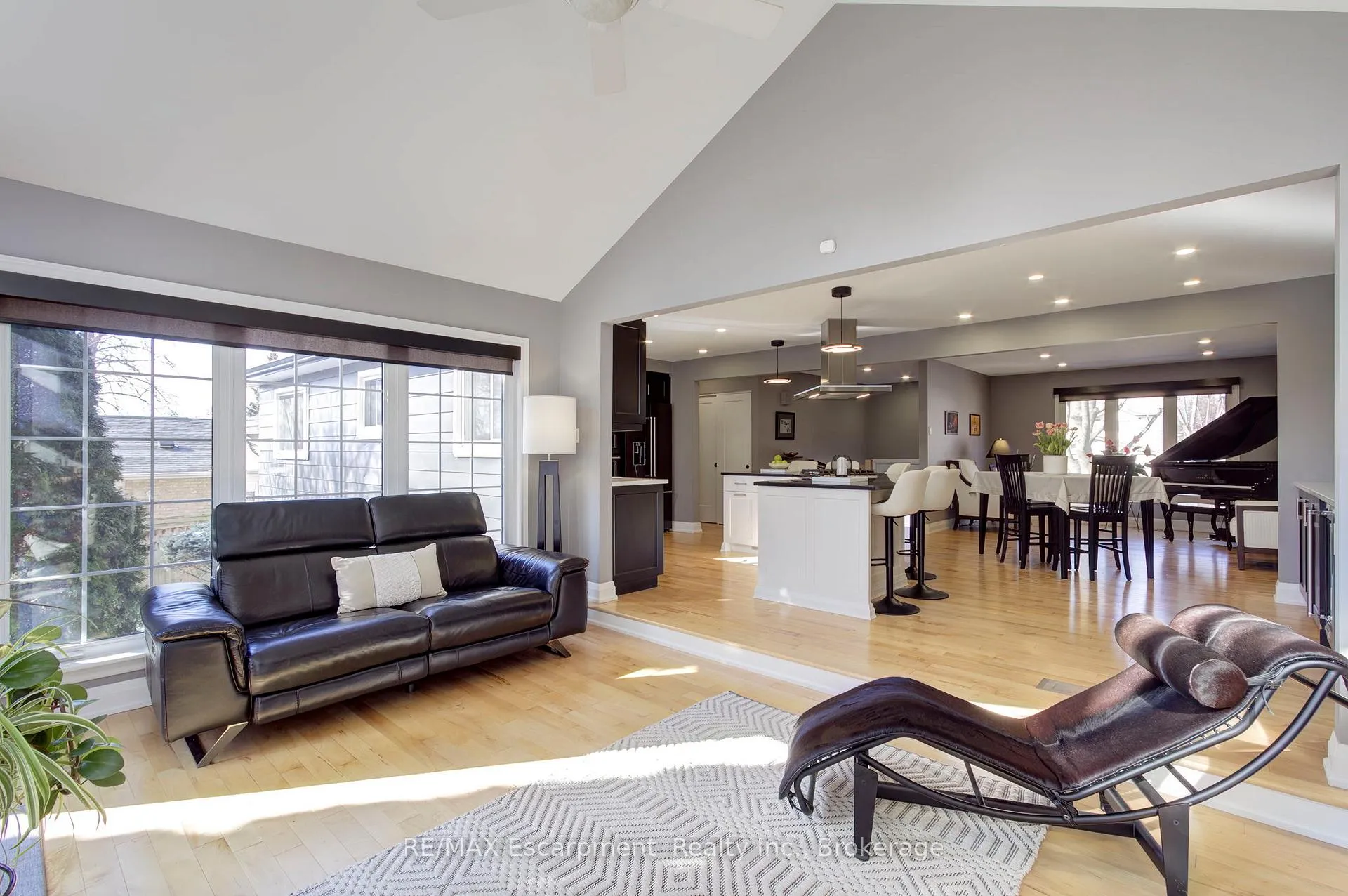 Photo 21 of 2183 Sandringham Drive, Burlington, Brant Hills — HOMEH