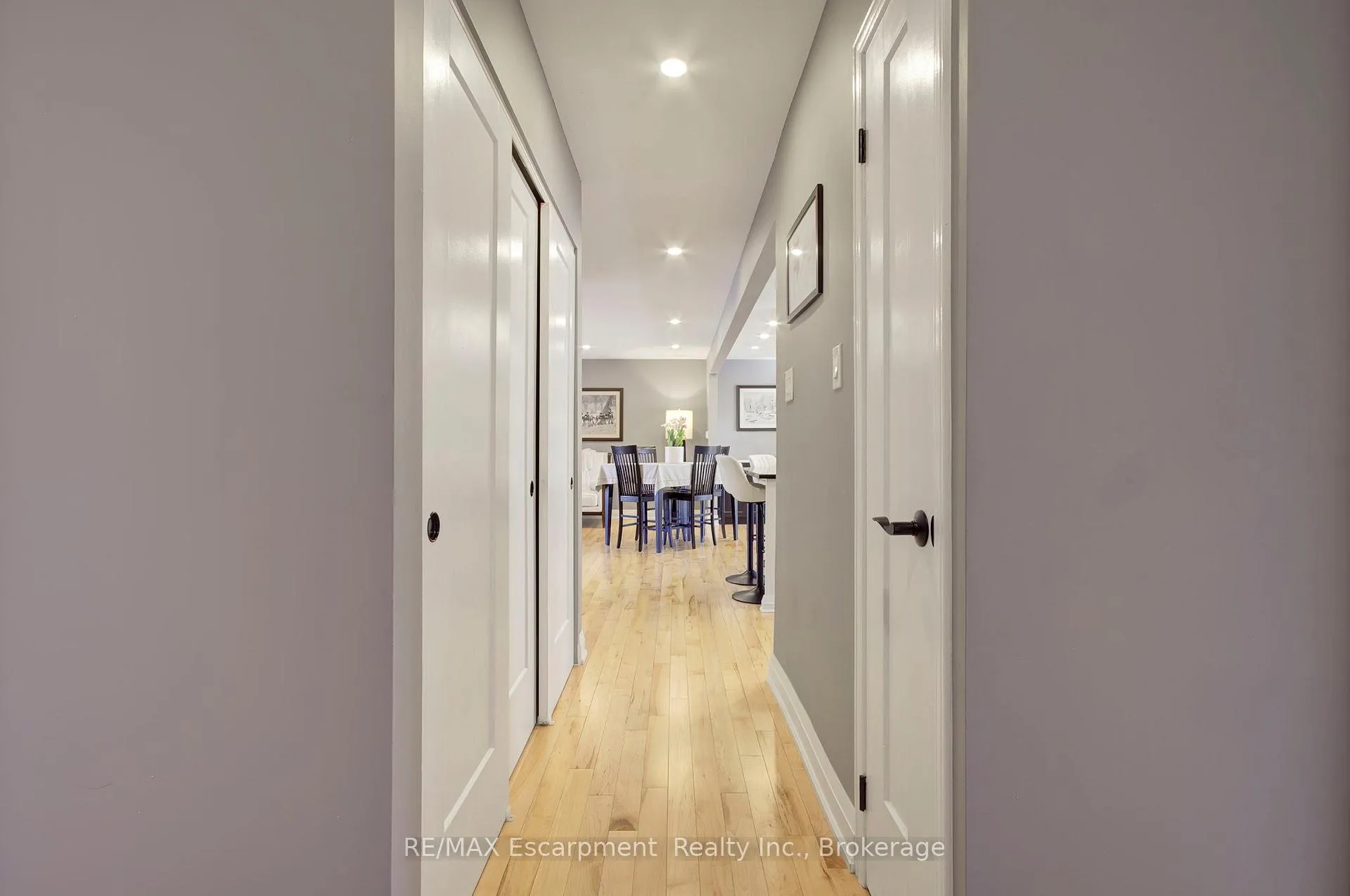 Photo 24 of 2183 Sandringham Drive, Burlington, Brant Hills — HOMEH