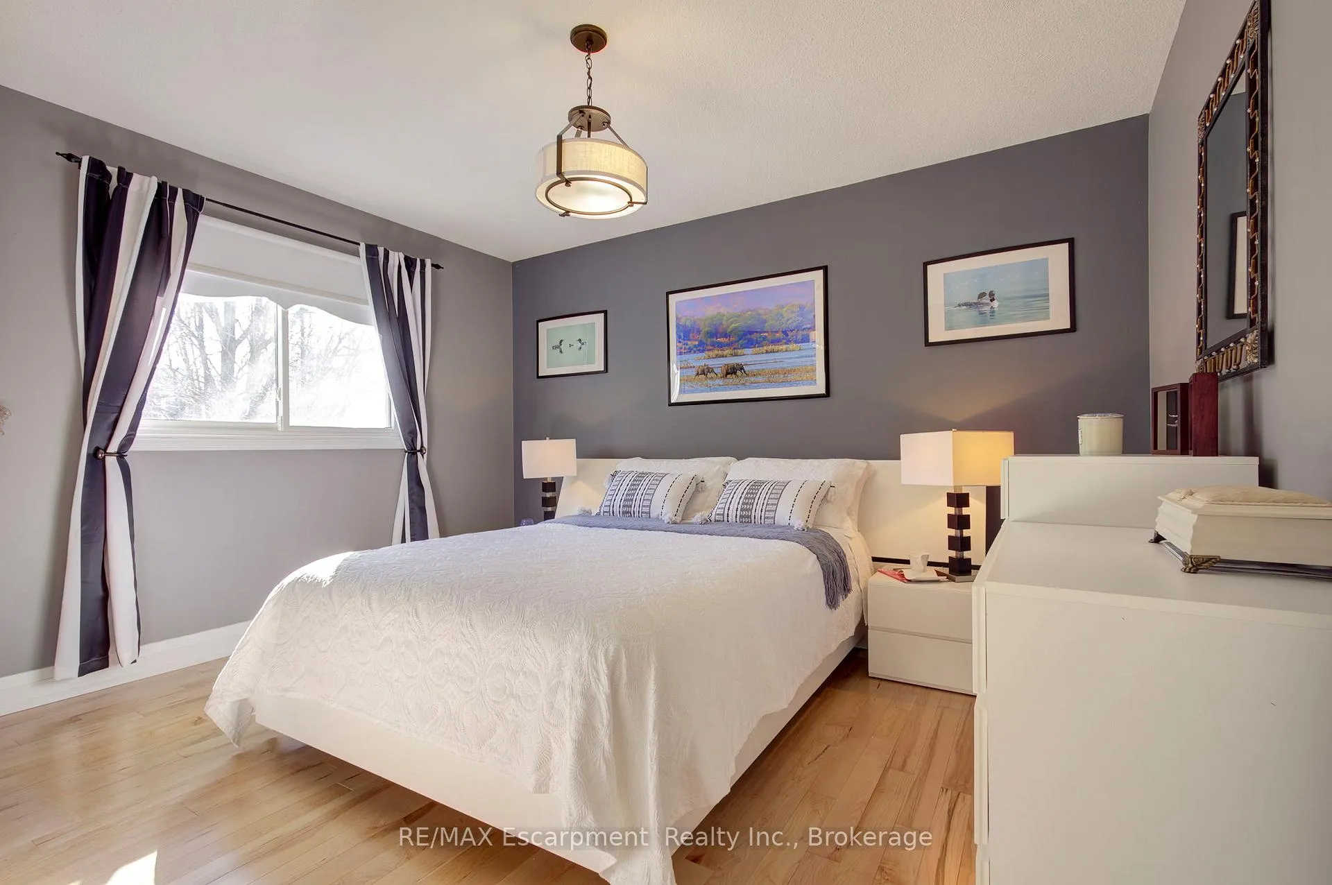 Photo 25 of 2183 Sandringham Drive, Burlington, Brant Hills — HOMEH