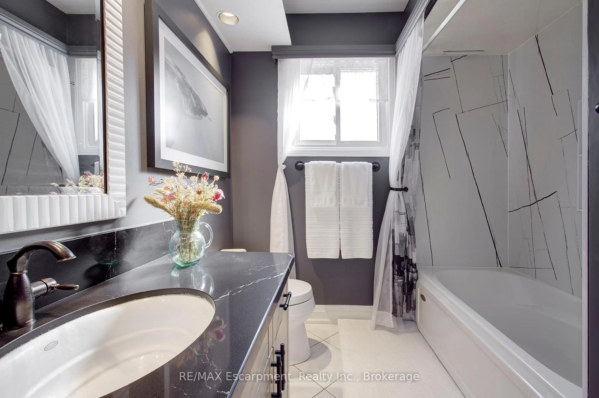 Photo 30 of 2183 Sandringham Drive, Burlington, Brant Hills — HOMEH