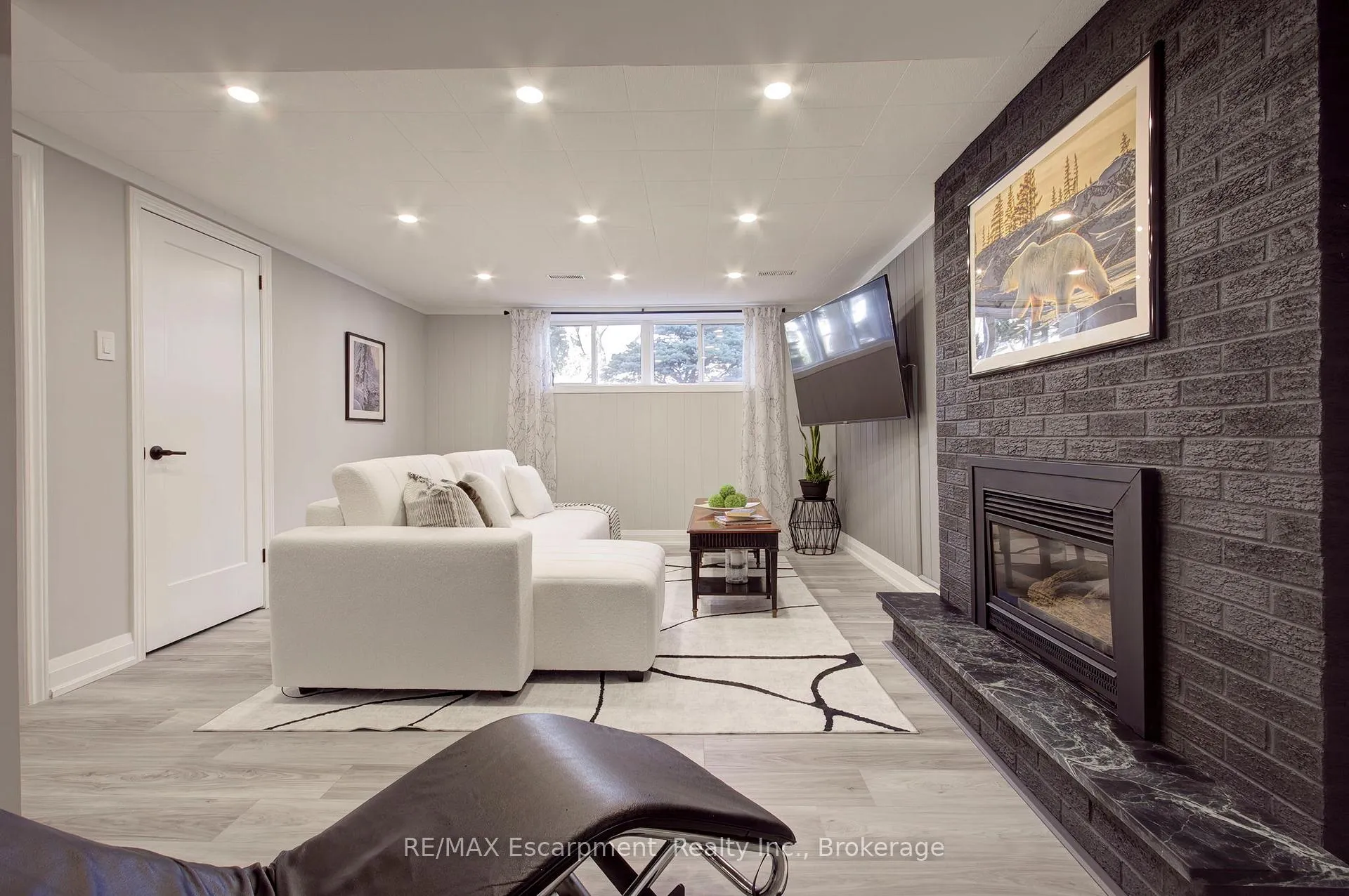 Photo 36 of 2183 Sandringham Drive, Burlington, Brant Hills — HOMEH