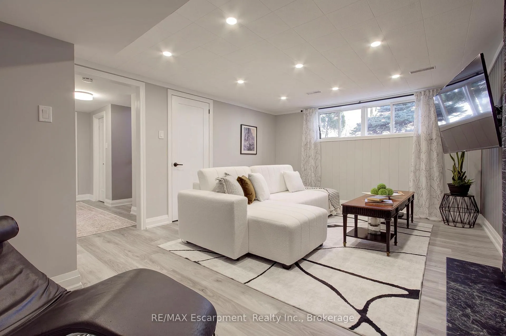 Photo 37 of 2183 Sandringham Drive, Burlington, Brant Hills — HOMEH