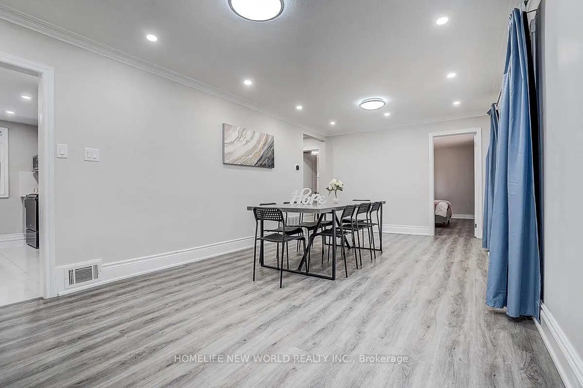Photo 6 of 20 John Street, King, King City — HOMEH