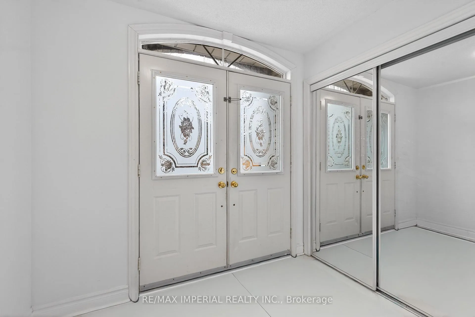 Photo 6 of 103 Ferdinand Avenue, Vaughan, Vellore Village — HOMEH