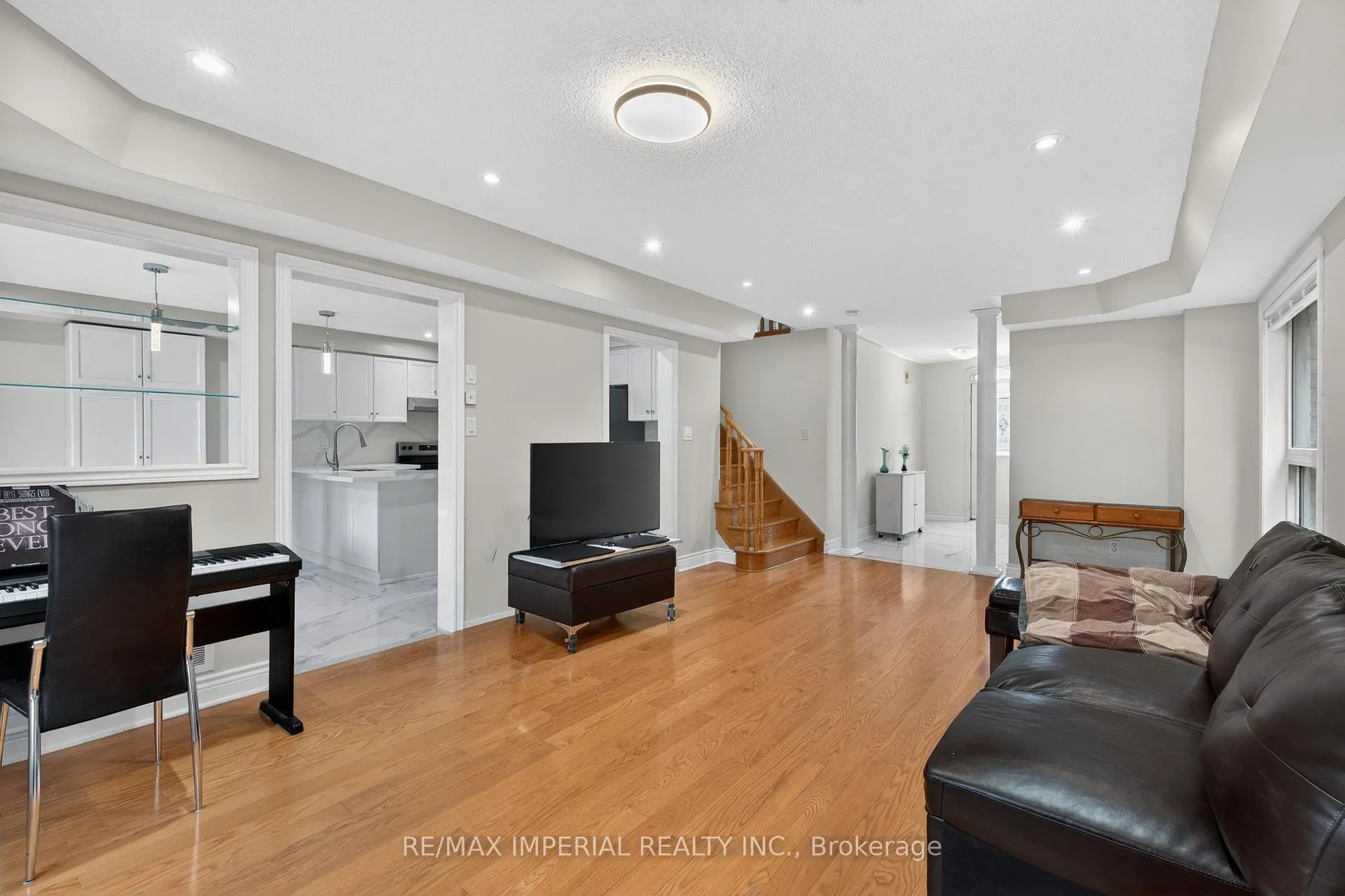 Photo 9 of 103 Ferdinand Avenue, Vaughan, Vellore Village — HOMEH