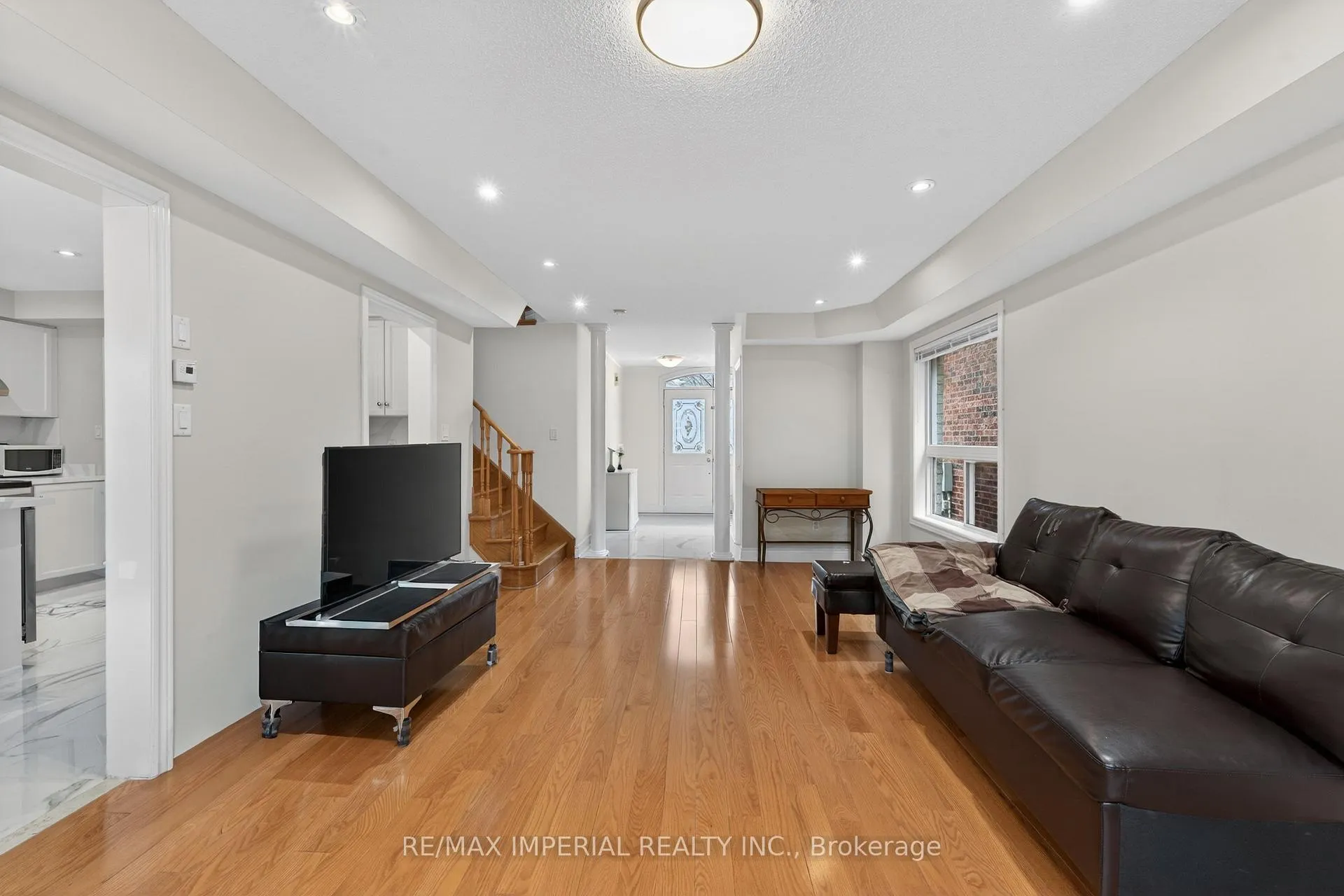 Photo 12 of 103 Ferdinand Avenue, Vaughan, Vellore Village — HOMEH