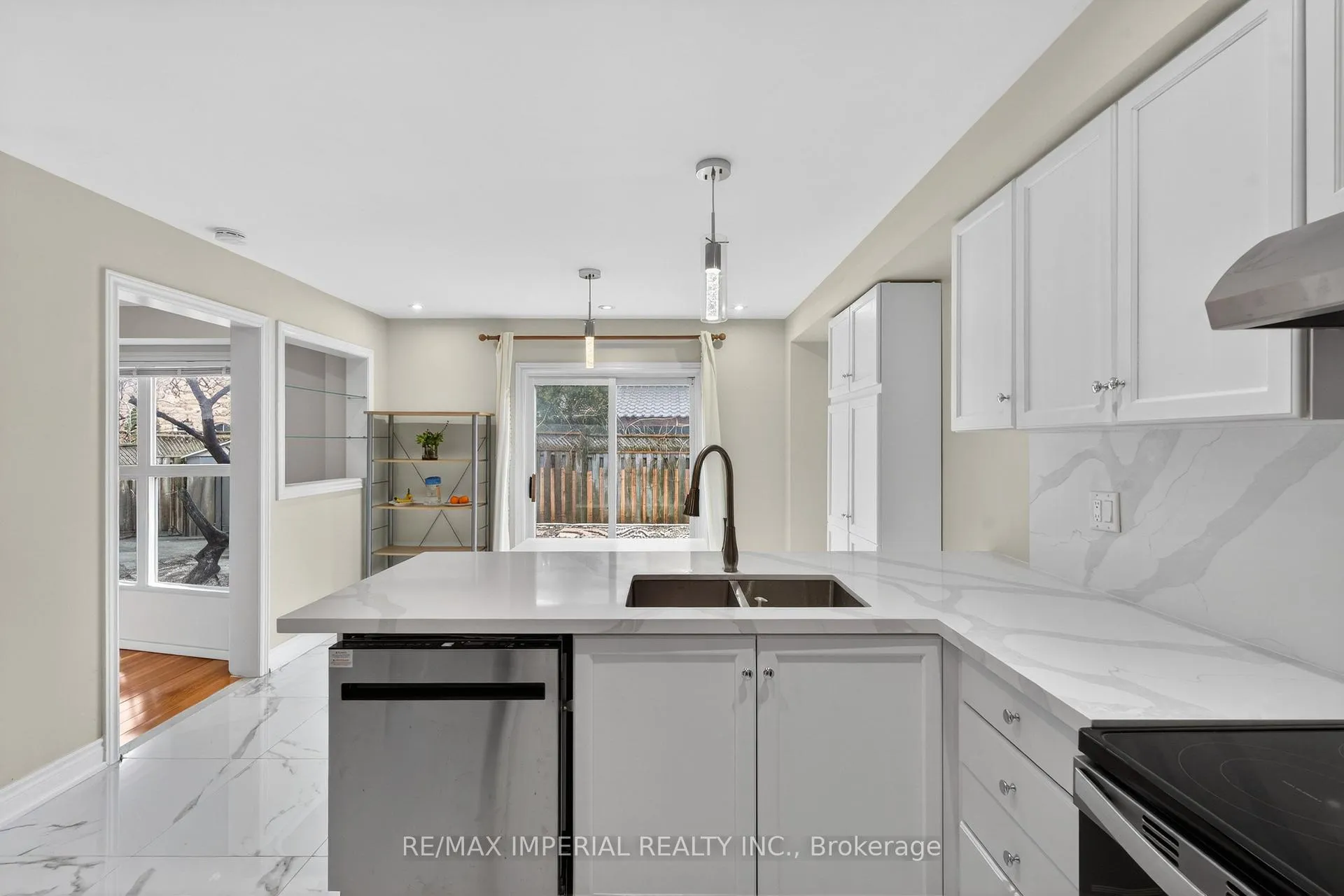 Photo 14 of 103 Ferdinand Avenue, Vaughan, Vellore Village — HOMEH