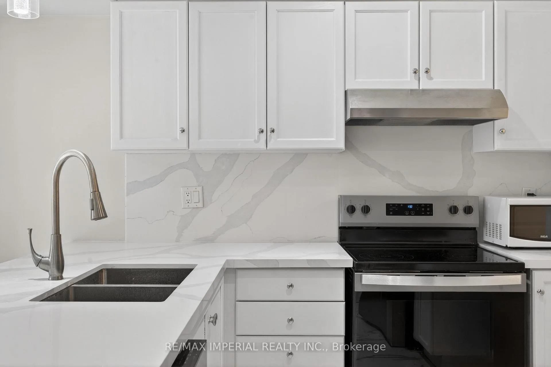 Photo 26 of 103 Ferdinand Avenue, Vaughan, Vellore Village — HOMEH